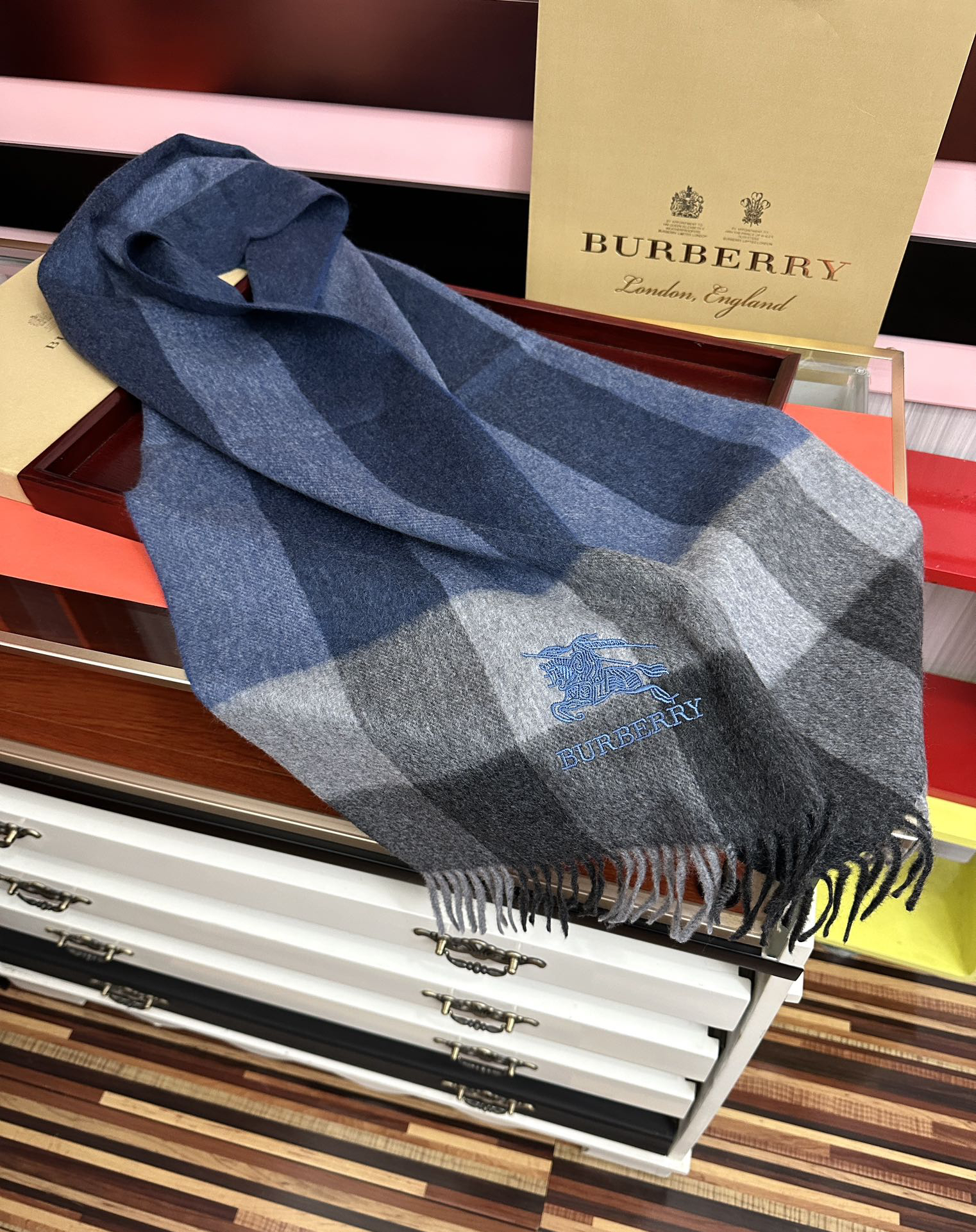 [TOP] BURBERRY Cashmere Scarf 30x180 cm - Blue