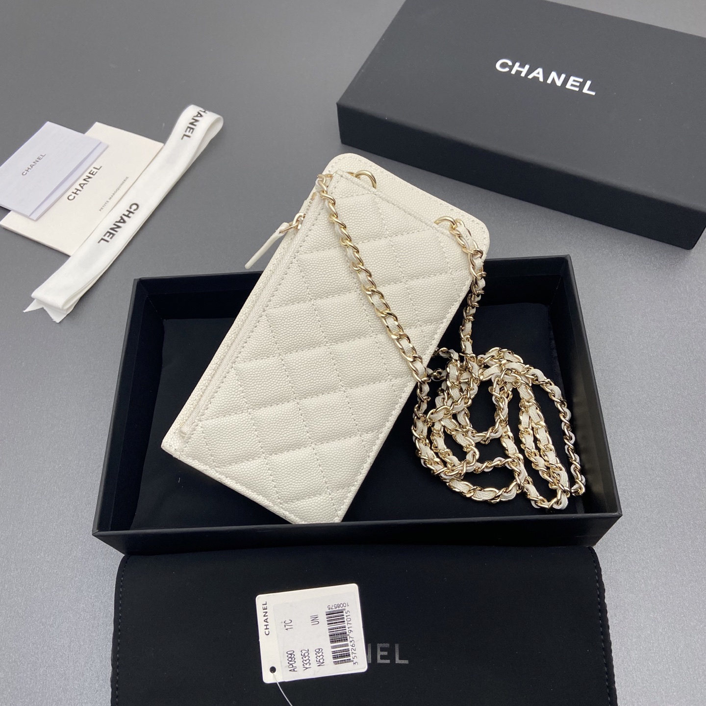 [TOP] CHANEL Phone Bag 18.5-9-3cm - White