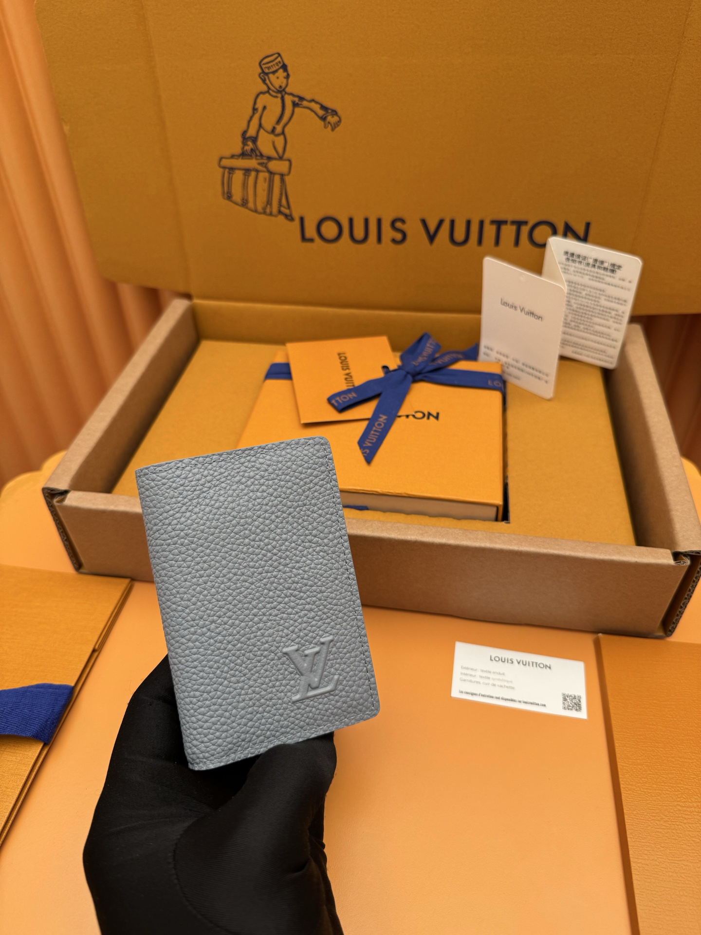 [TOP] Louis Vuitton LV Aerogram Wallet Cowhide 7.5x11.1x1cm - Gray - 711 Luxury