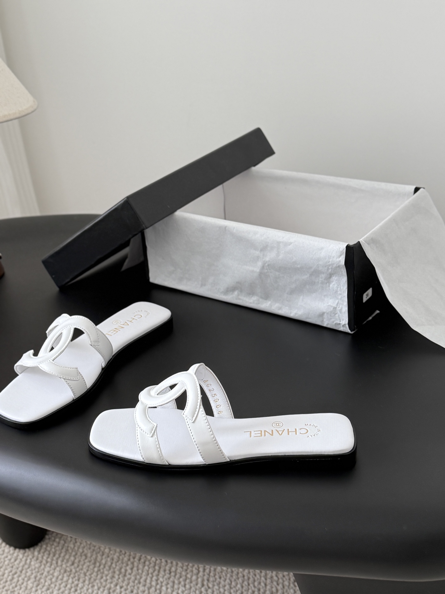[TOP] CHANEL Slippers - White - 711 Luxury