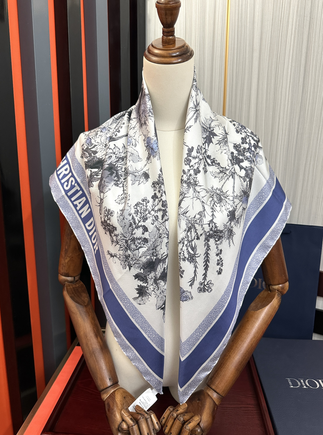 [TOP] Christian Dior Silk Scarf 90x90 cm - Blue - 711 Luxury