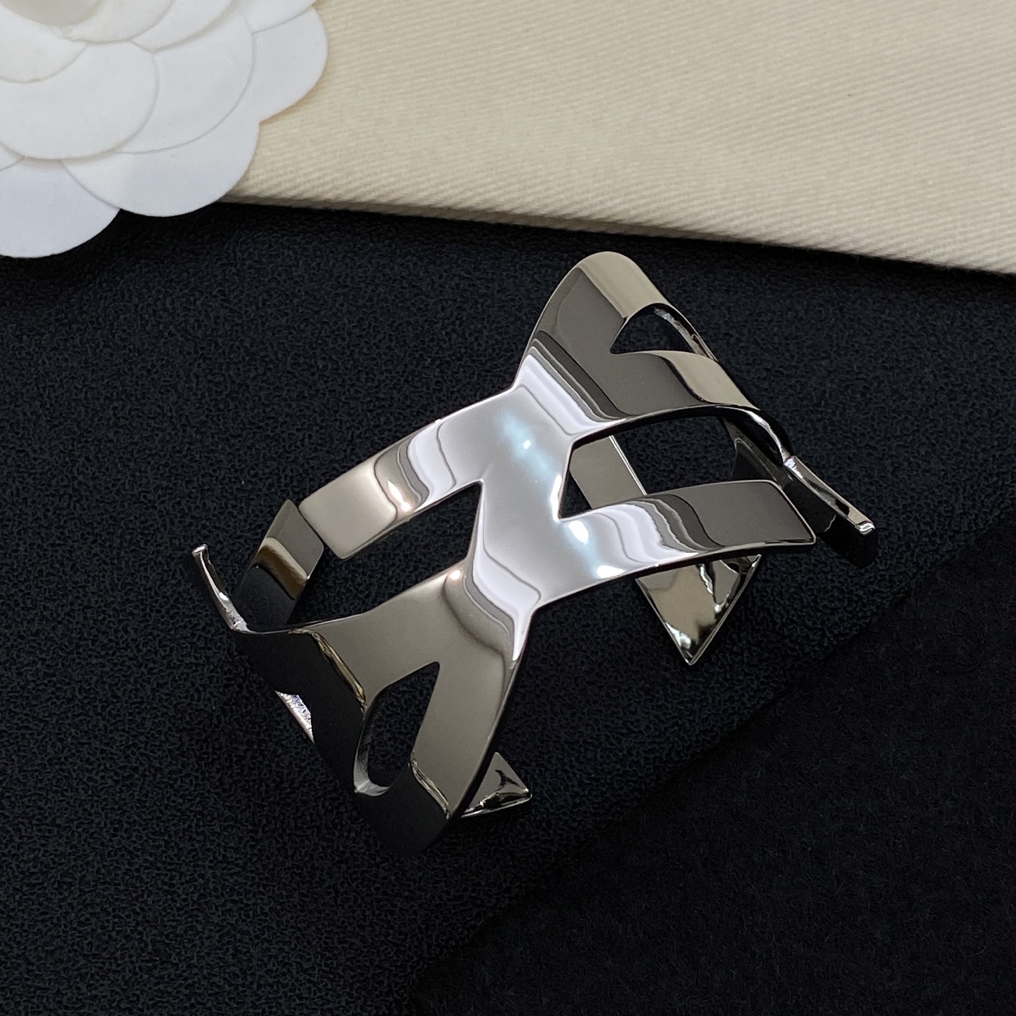 [TOP] Yves Saint Laurent YSL Bracelets - 2 Color - 711 Luxury