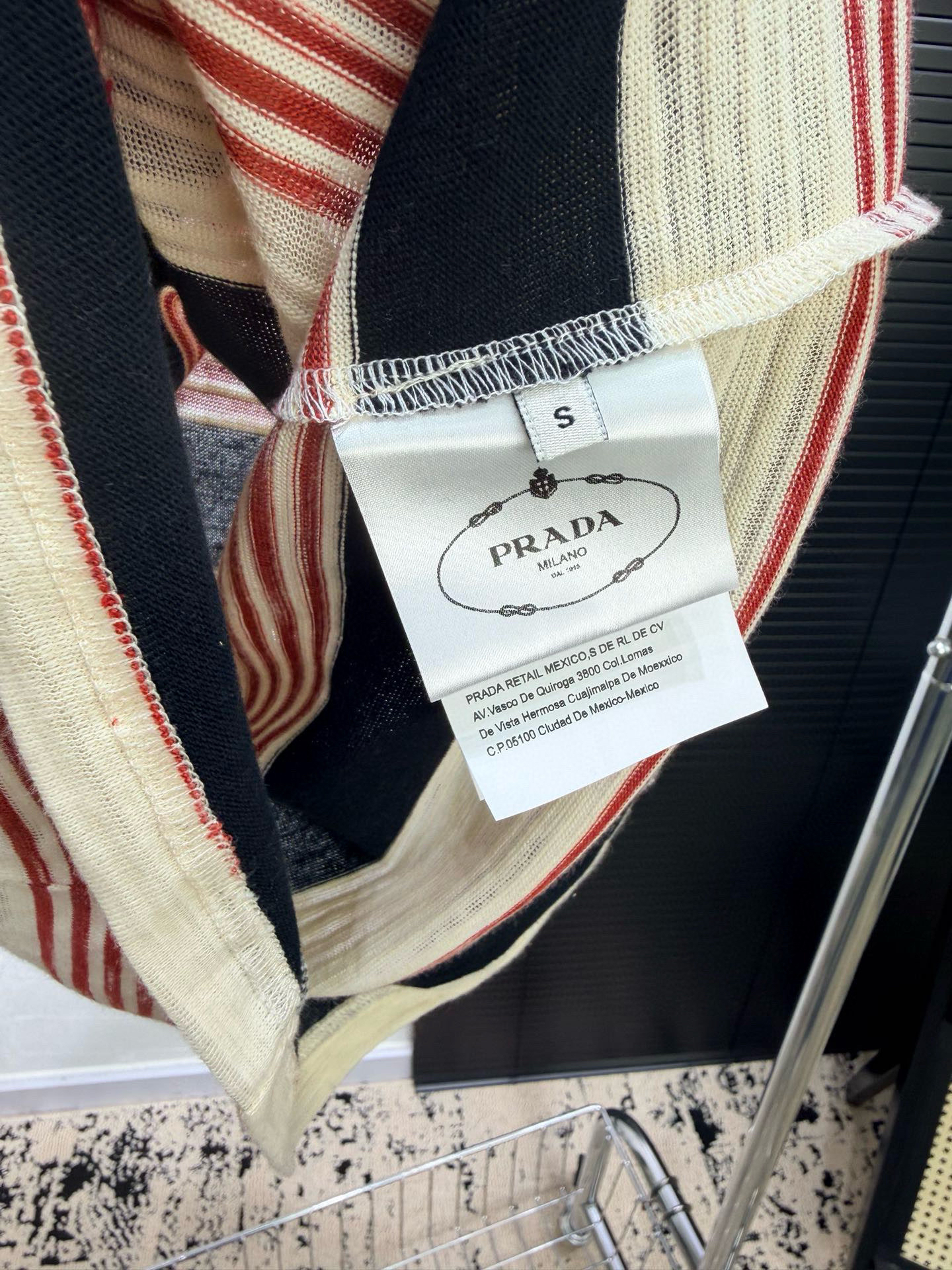 [TOP] PRADA Short-Sleeve Crew Neck T-Shirt - Red/Black