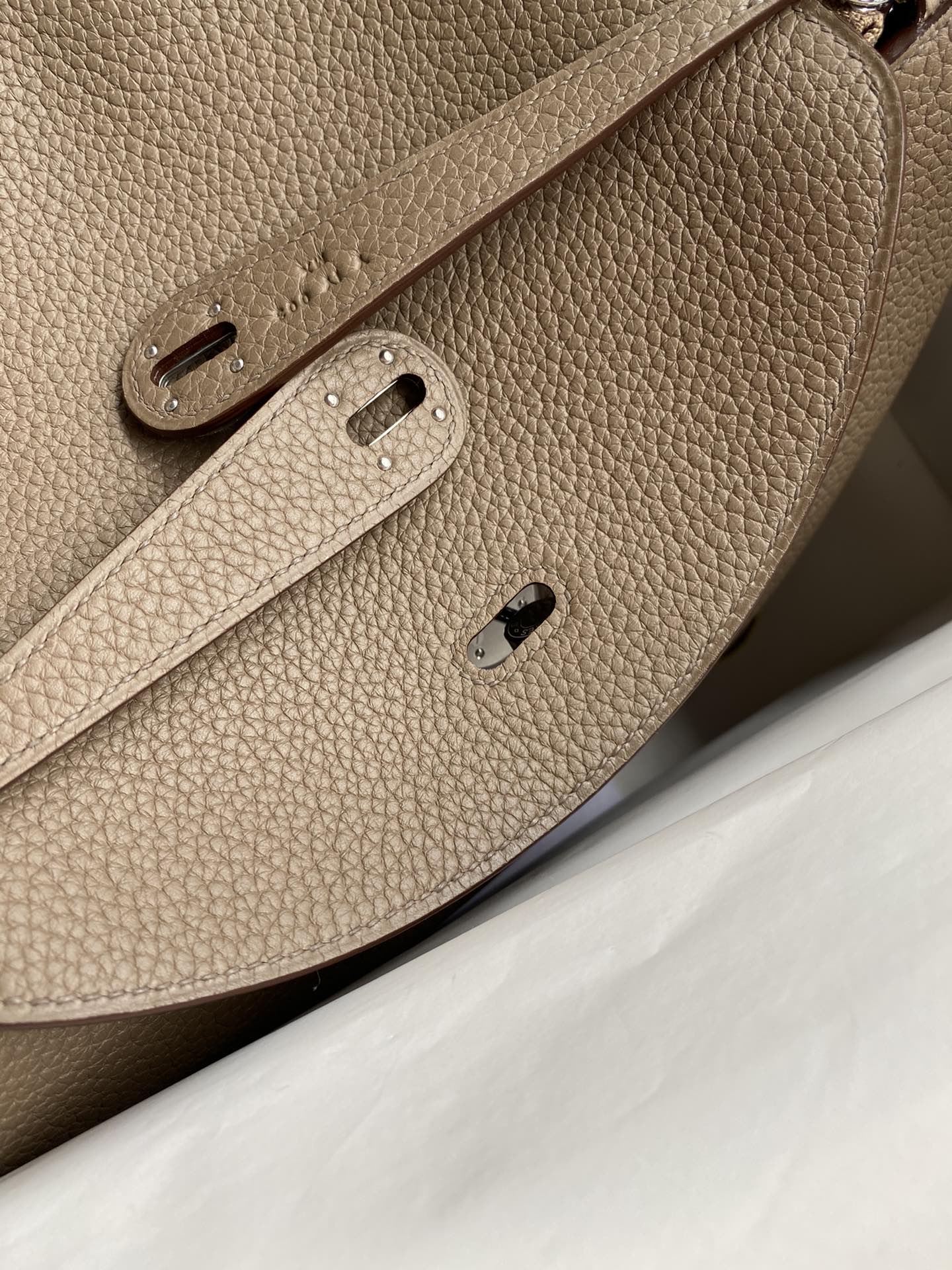 [TOP] HERMES Lindy Taurillon Clemence Leather 30 CM - Grey - SHW - 711 Luxury