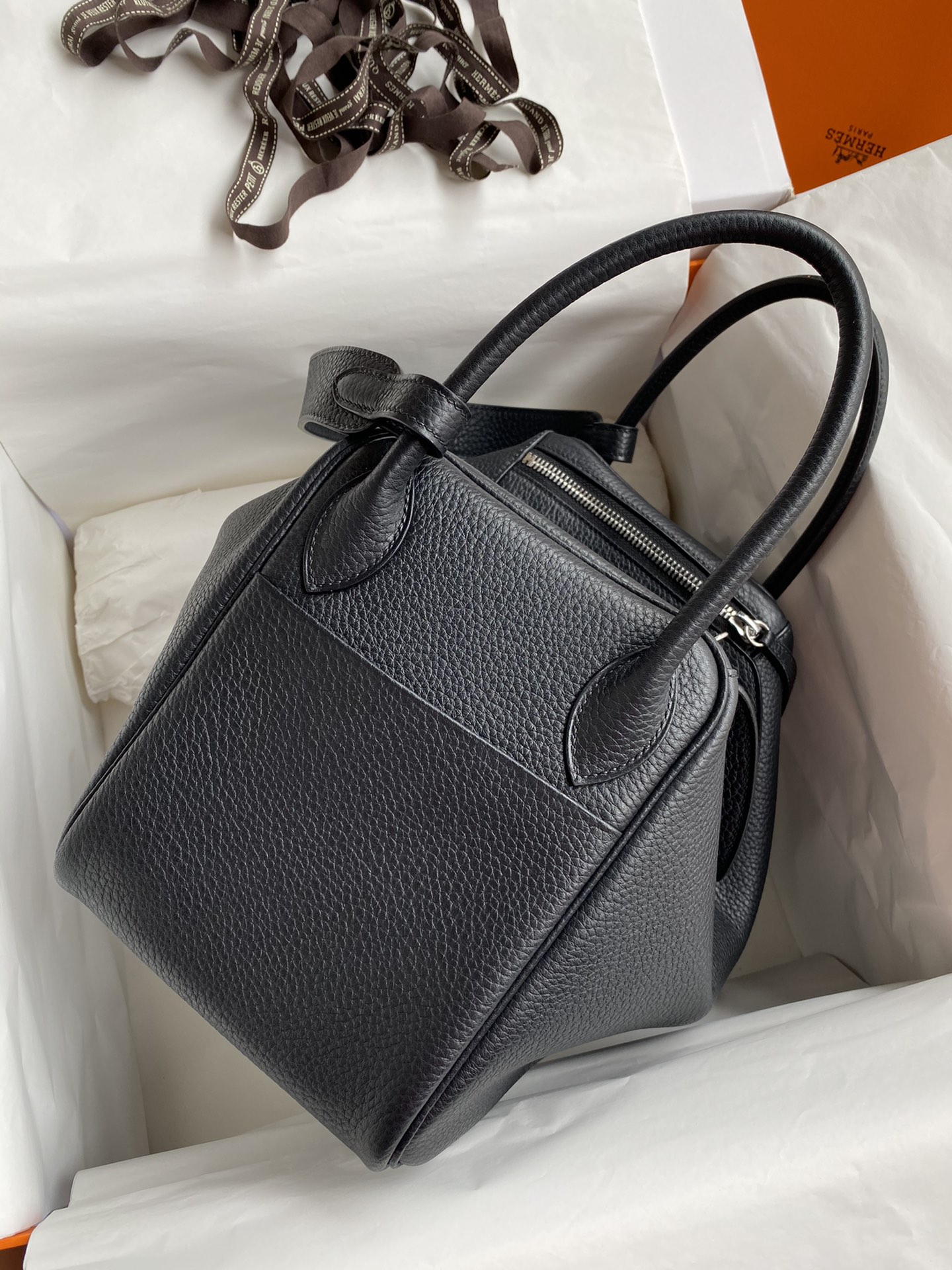[TOP] HERMES Lindy Taurillon Clemence Leather 30 CM - Black - SHW/GHW - 711 Luxury