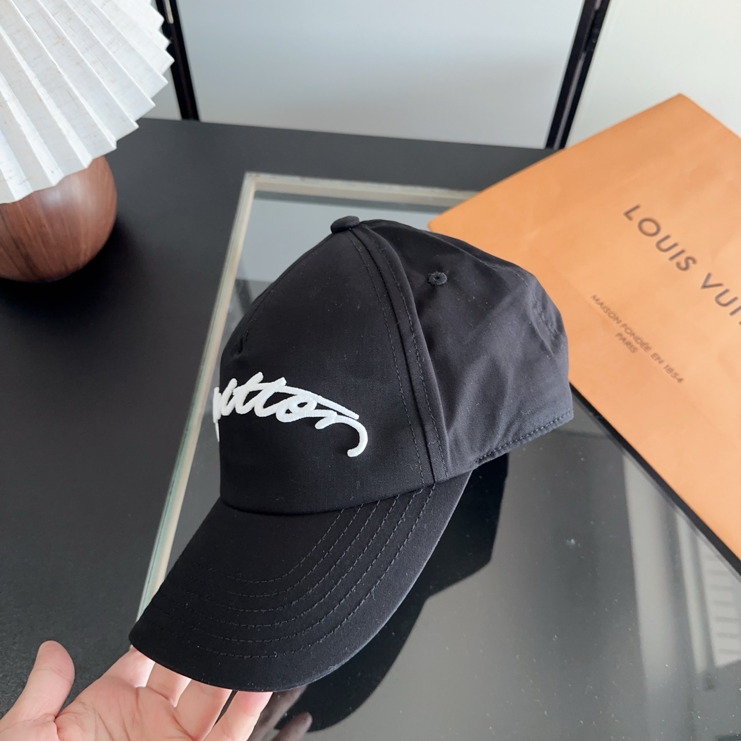 [TOP] Louis Vuitton LV Baseball Cap - Black - 711 Luxury