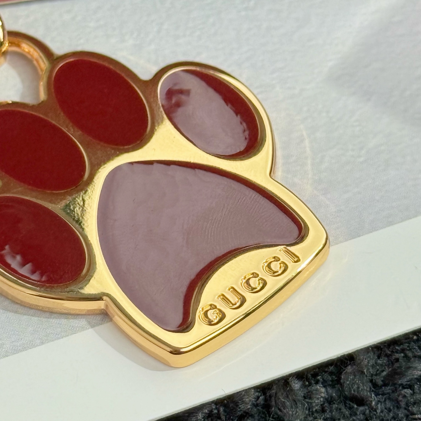 [TOP] GUCCI Dog Paws Key Chain  - Gold