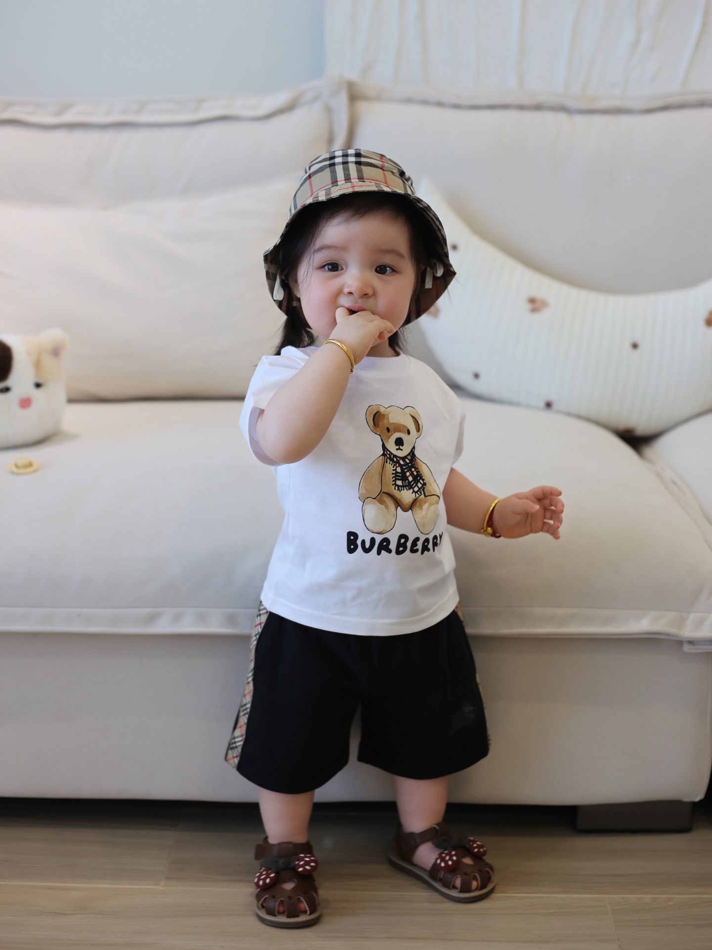 Burberry Unisex Kids Black Sweat Shorts With Vintage Check Side Stripe & Equestrian Embroidery Toddler Boys Girls Casual Summer Shorts Sizes 80-120