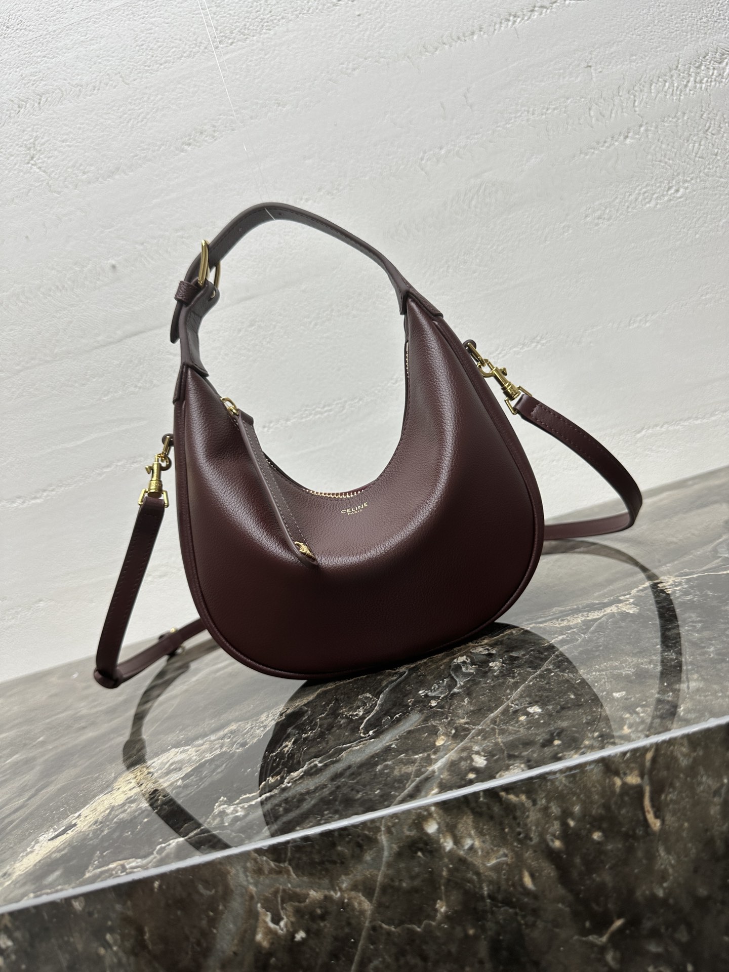 [TOP] CELINE Teen Lulu Bag Calfskin 21x24x5cm - Dark Red