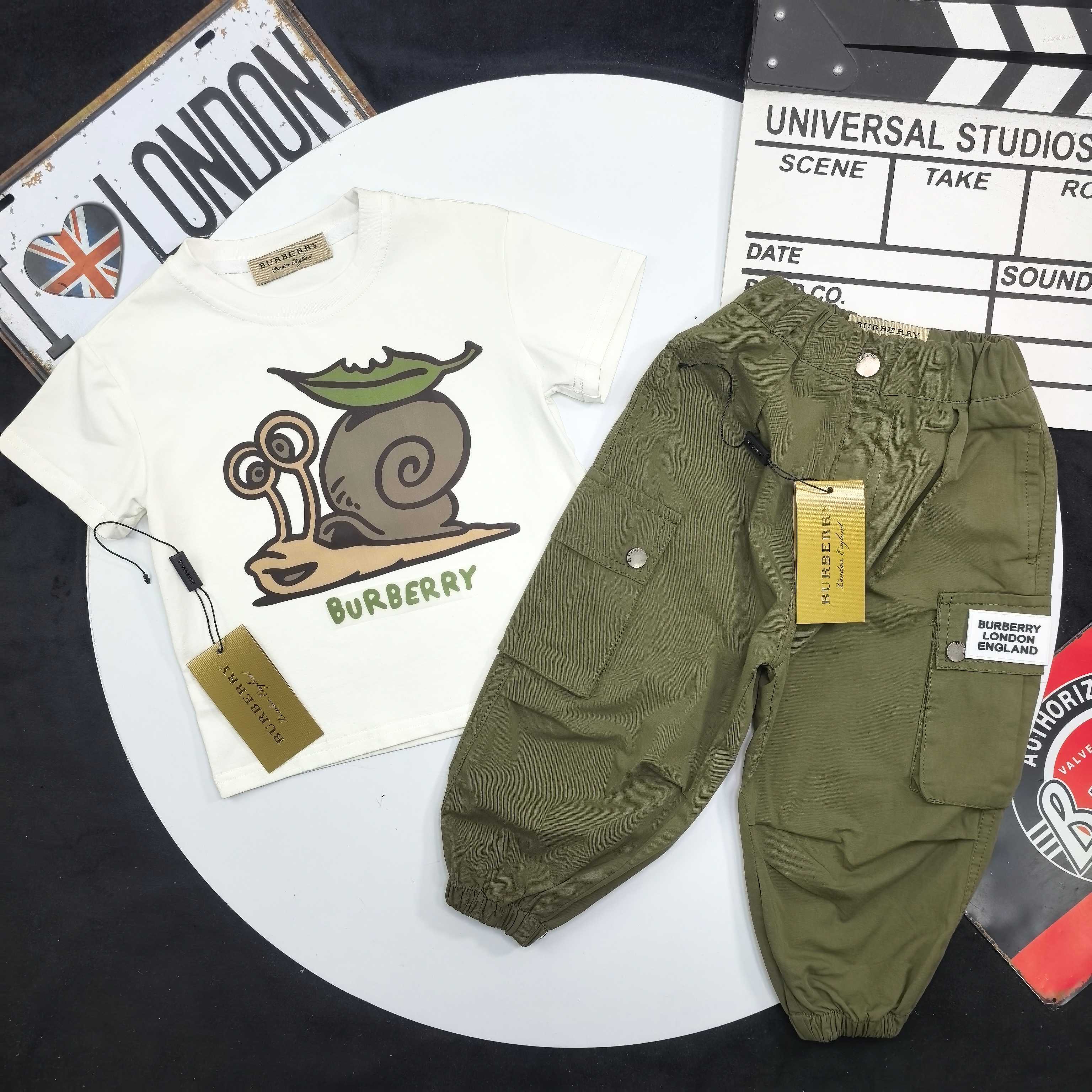 Burberry Unisex Kids White Snail Print Cotton Short Sleeve T-Shirt & Army Green Multi-Pocket Elastic Cuff Cargo Jogger Pants 2 Piece Separable Set Boys Girls Sizes 90-150