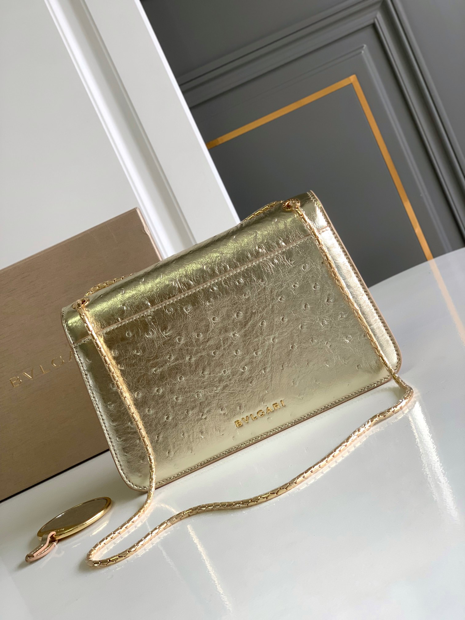 [TOP] BVLGARI Serpenti Forever Bag Calfskin 25x16.5x8cm - Gold - 711 Luxury