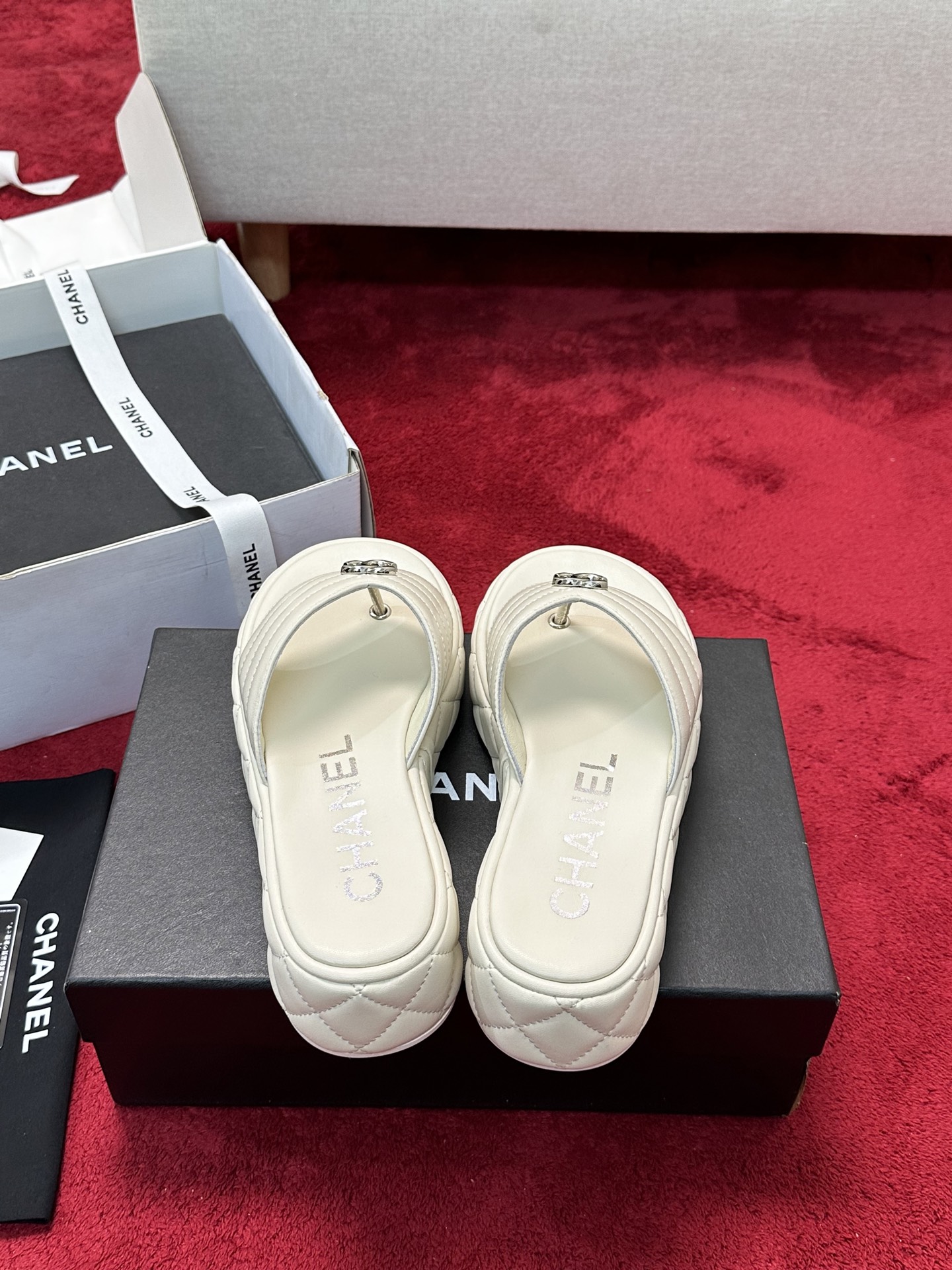 [TOP] CHANEL Sandals - White
