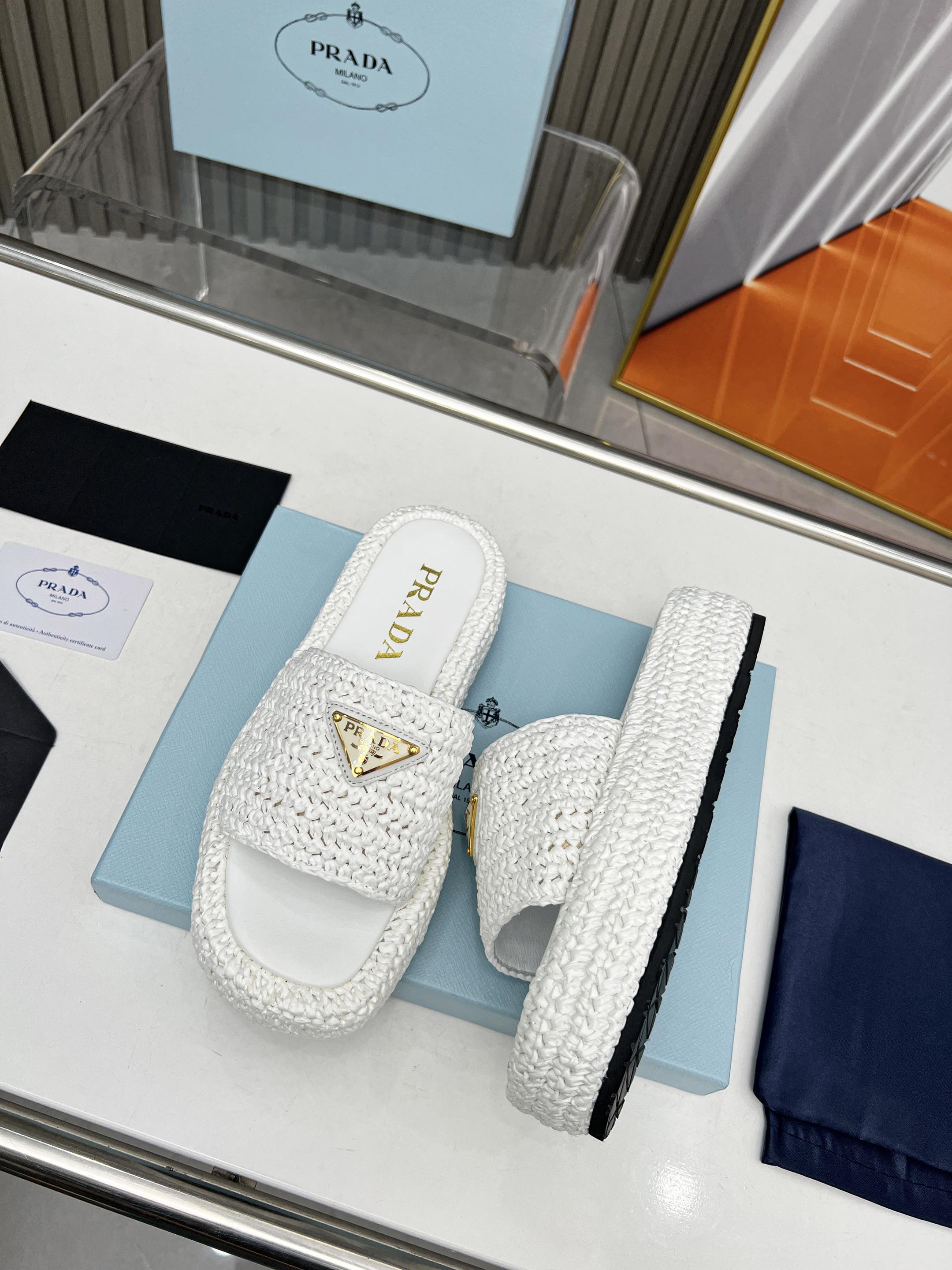 [TOP] PRADA  Platform Sandals - White