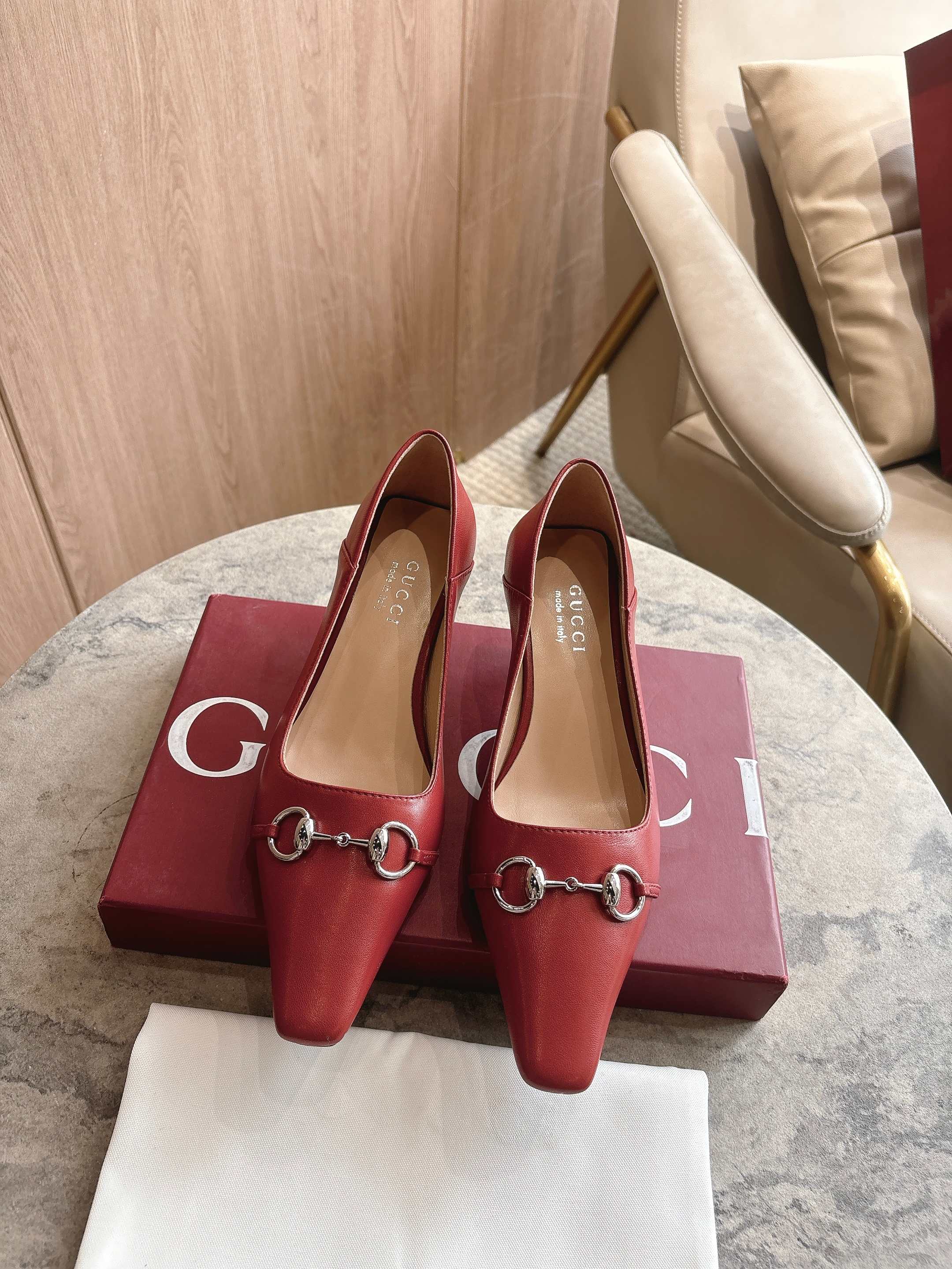 [TOP] GUCCI Shoes - Red - 711 Luxury