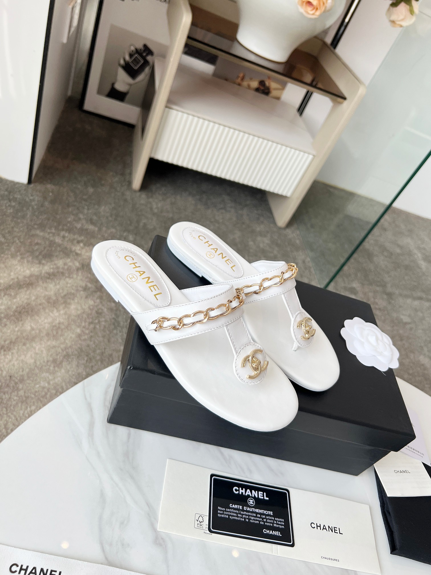 [TOP] CHANEL Slippers - White - 711 Luxury