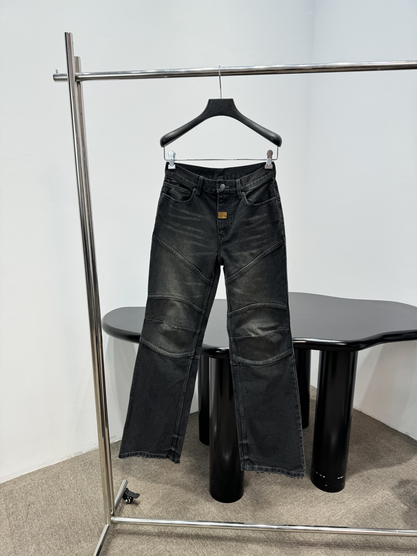 Balenciaga Baggy Silhouette Pocket Jeans #378241