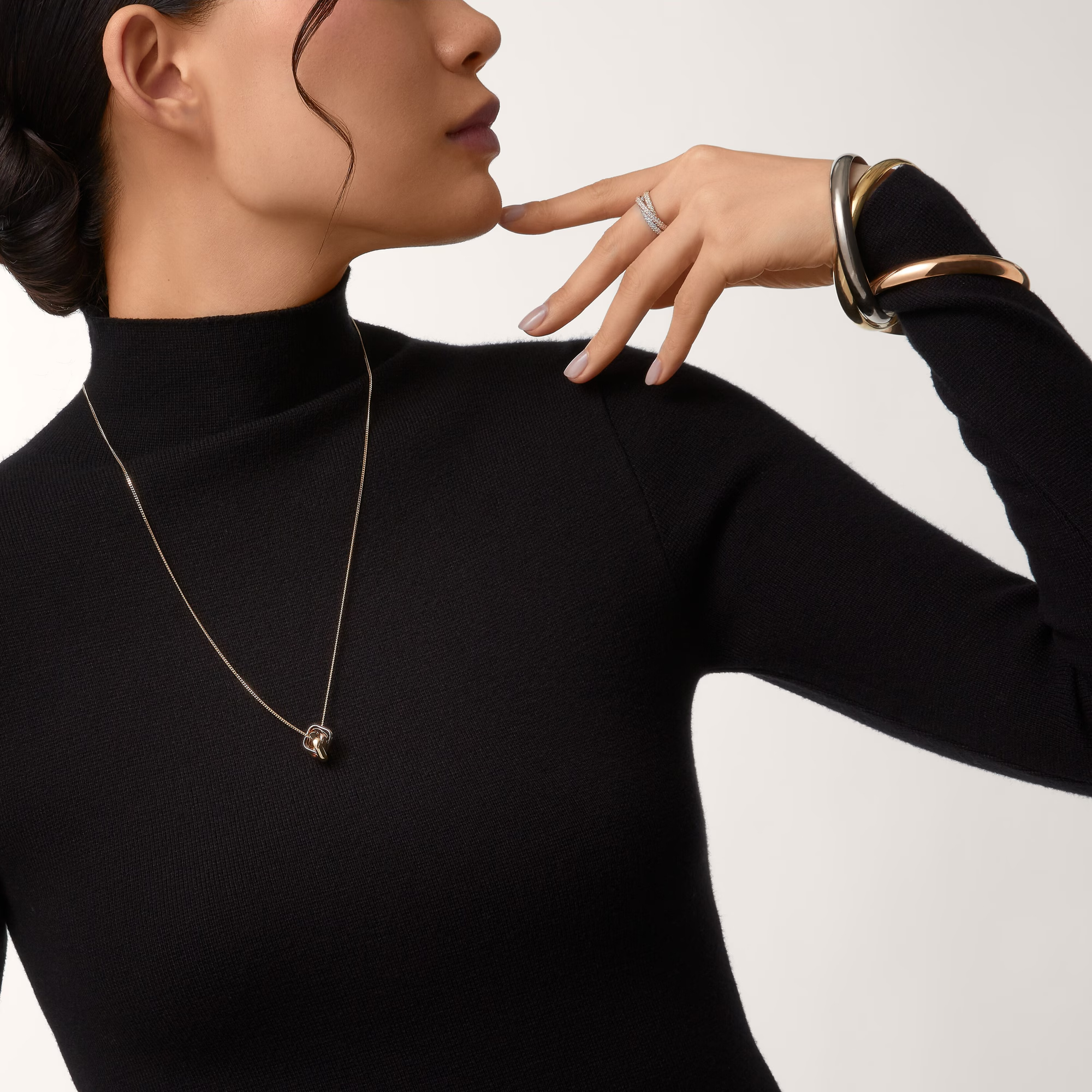 Carty Three Circles Necklace, Three Tone, Square,No Gemstones