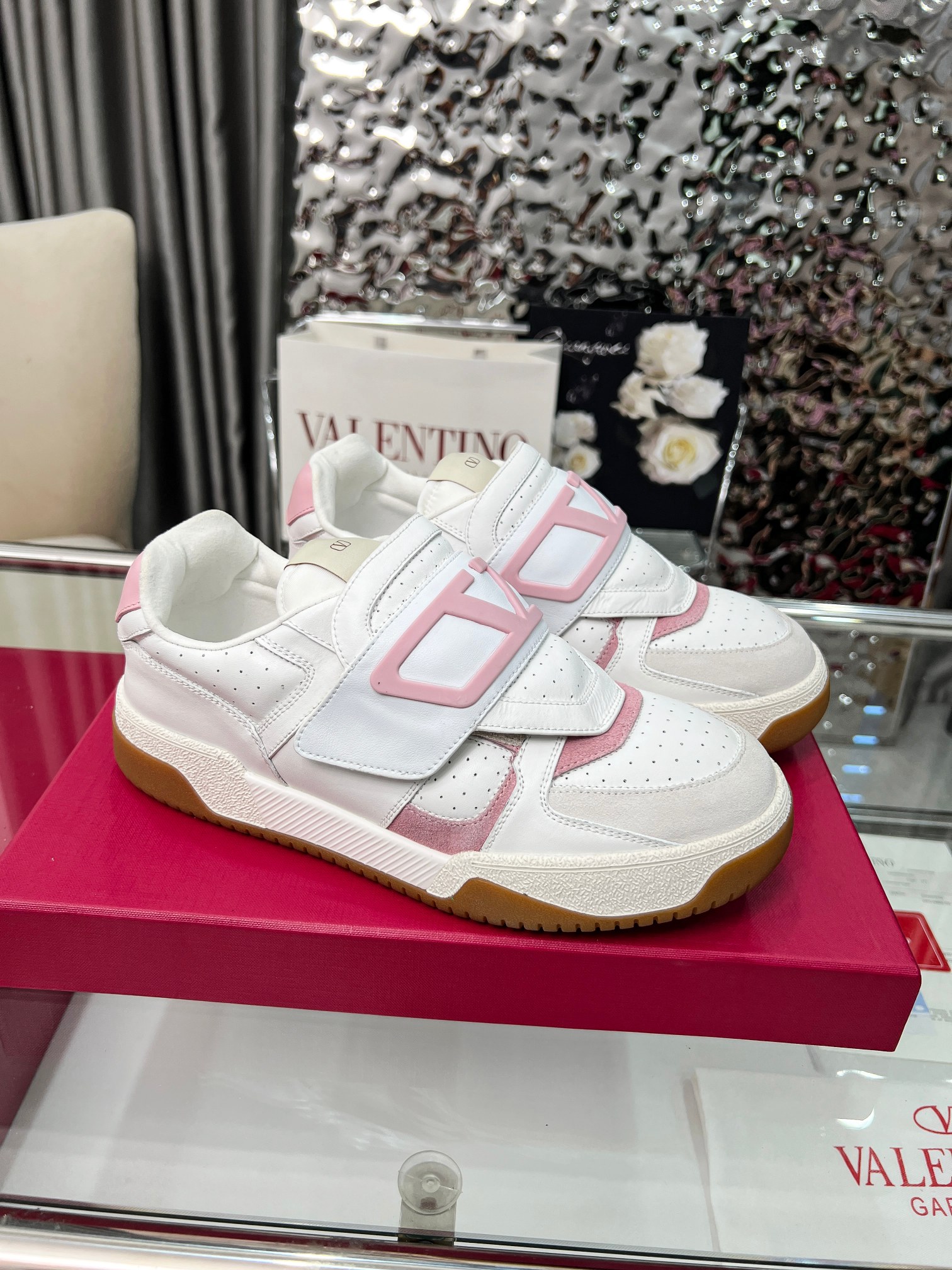 [TOP] VALENTINO Casual Shoes - White and Pink - 711 Luxury