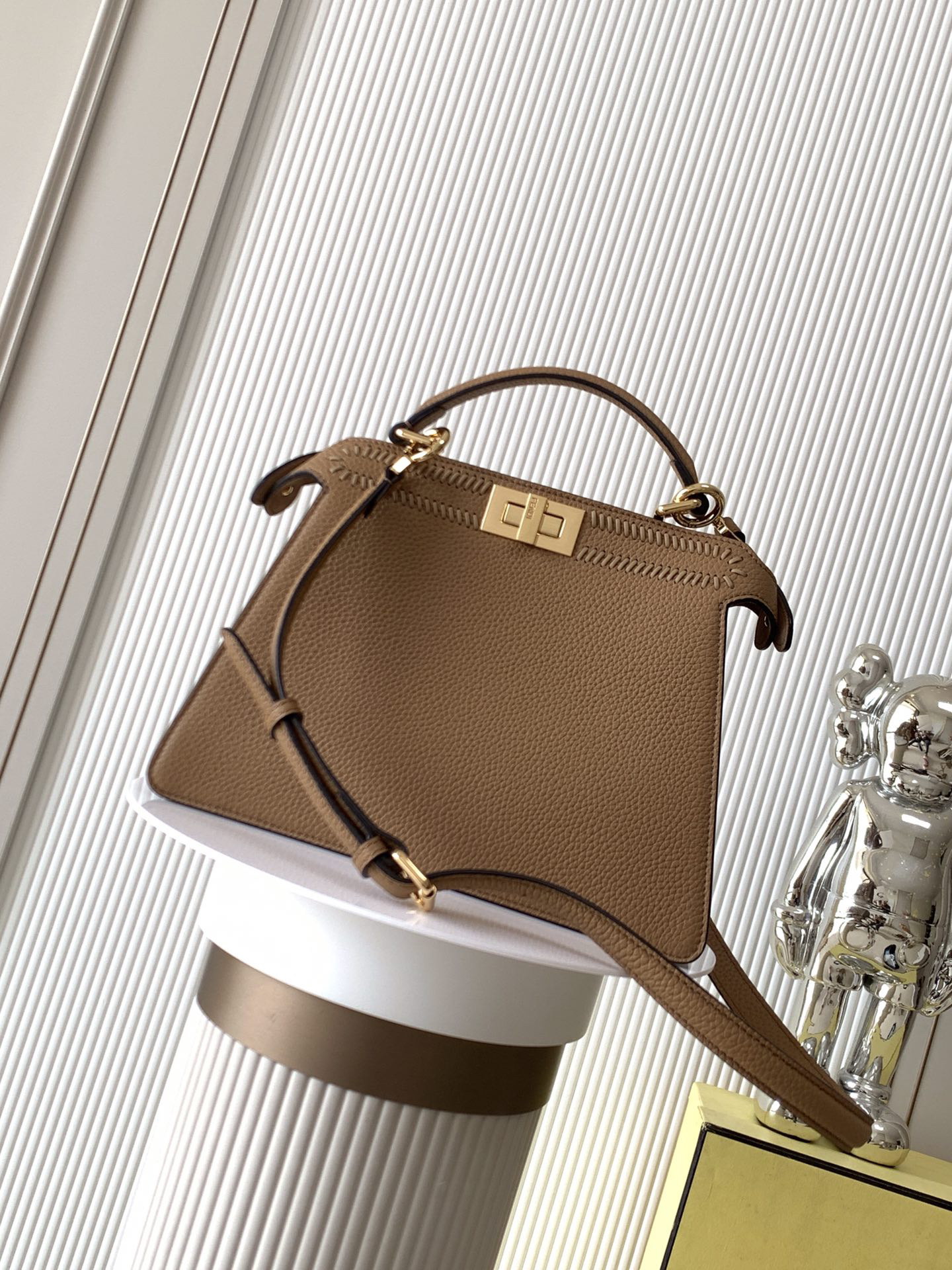 [TOP] FENDI Peekaboo ISeeU Bag Calfskin 27-11-20cm - Brown & GHW - 711 Luxury