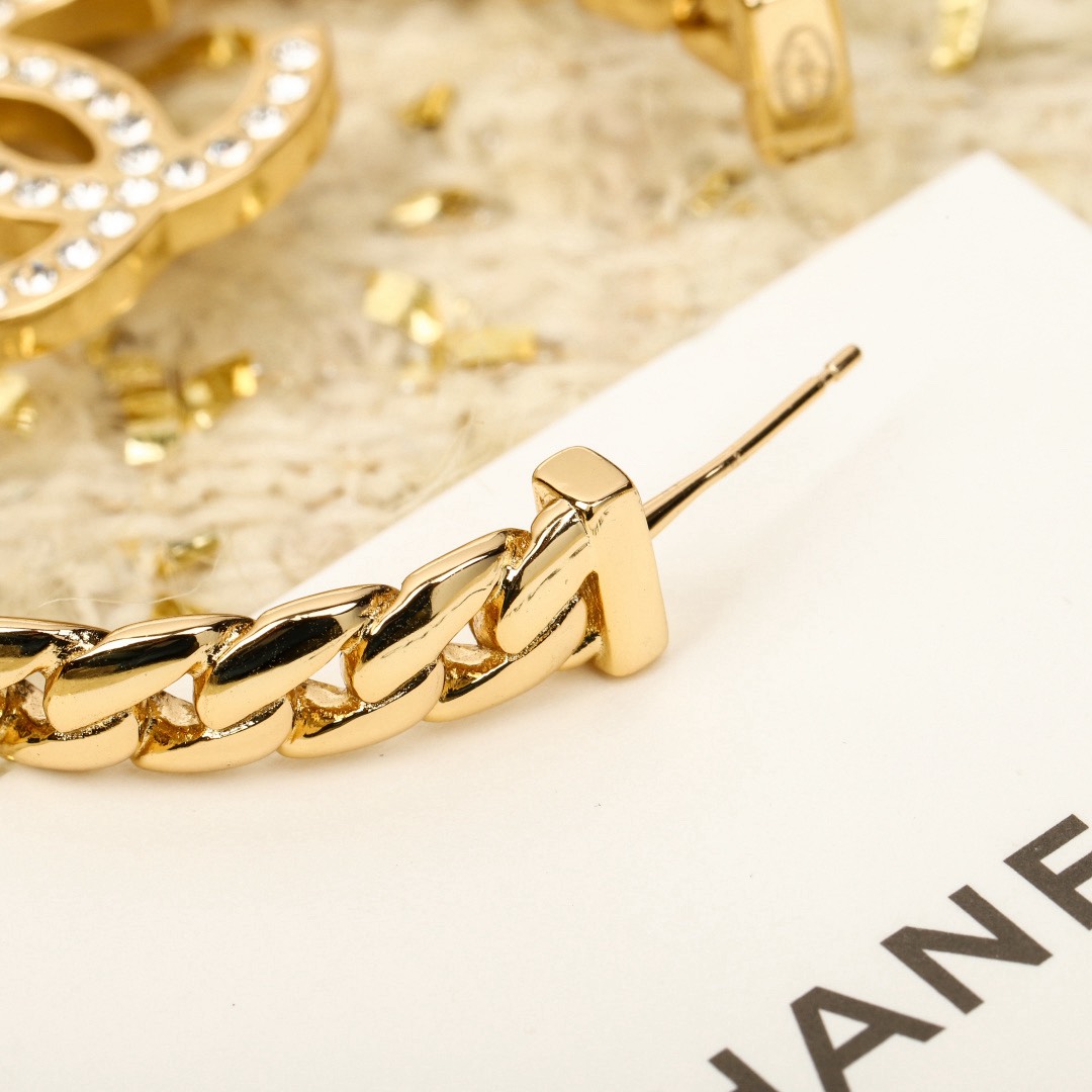 [TOP] CHANEL Earrings - Gold