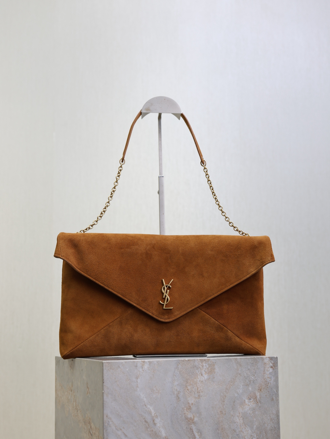 [TOP] Yves Saint Laurent YSL LE Chain Handbag Lambskin 35x22x3cm - Brown & GHW - 711 Luxury