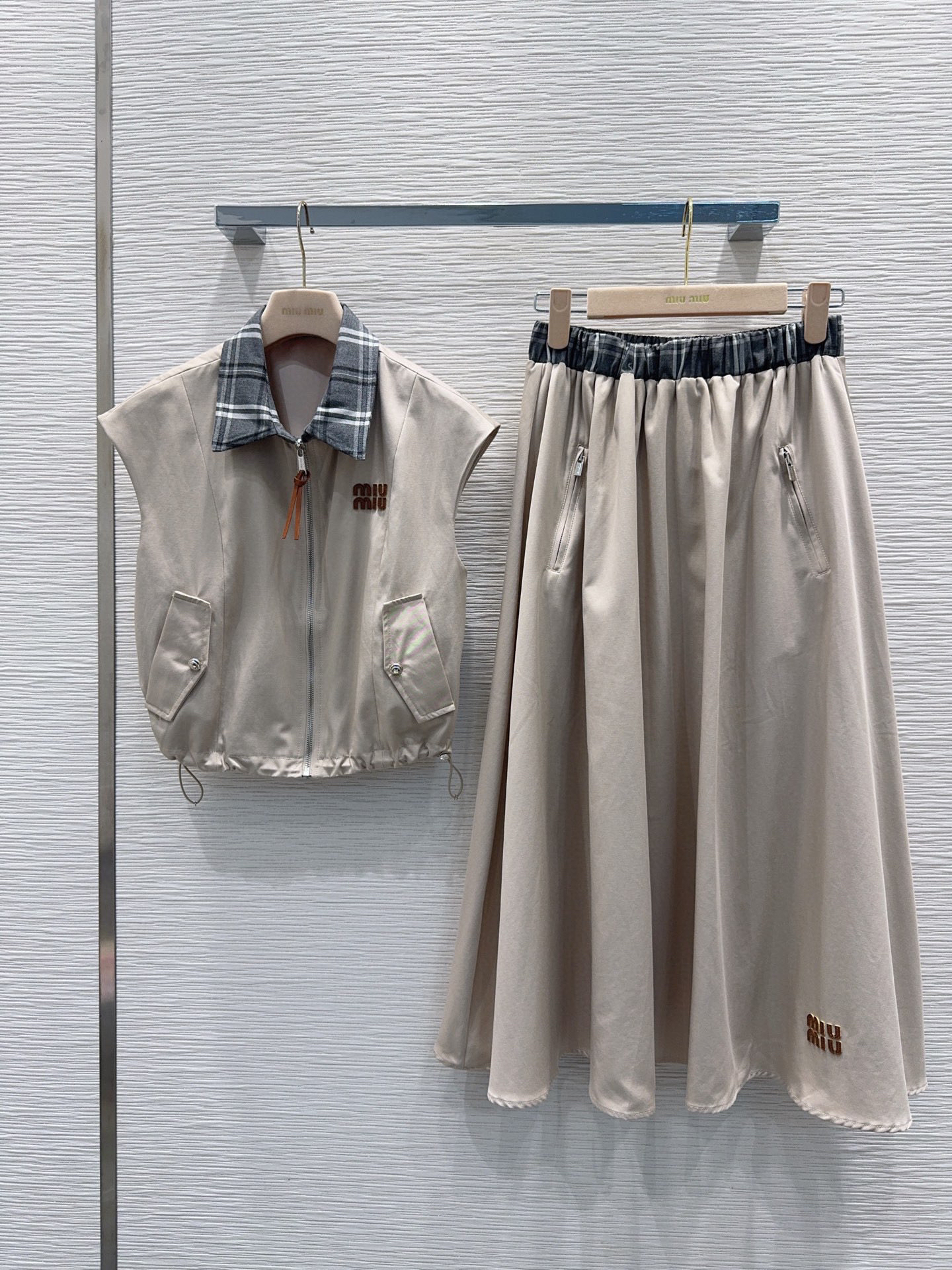 [TOP] Miu Miu  Suit - Beige