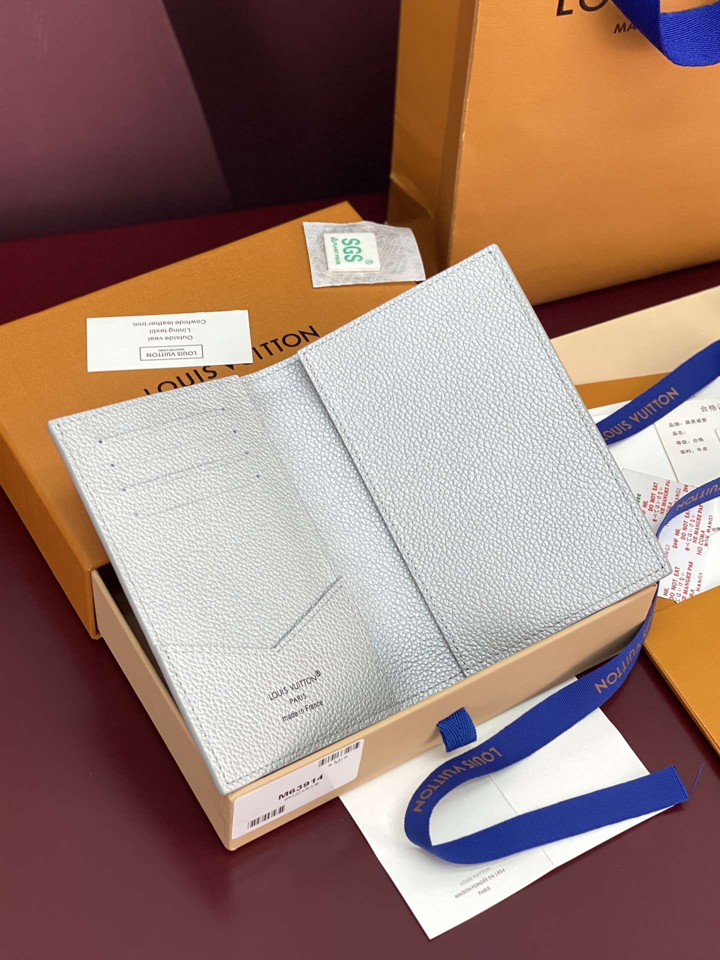 [TOP] Louis Vuitton LV Passport Holder 14x2.5x10cm - Pearl Silver