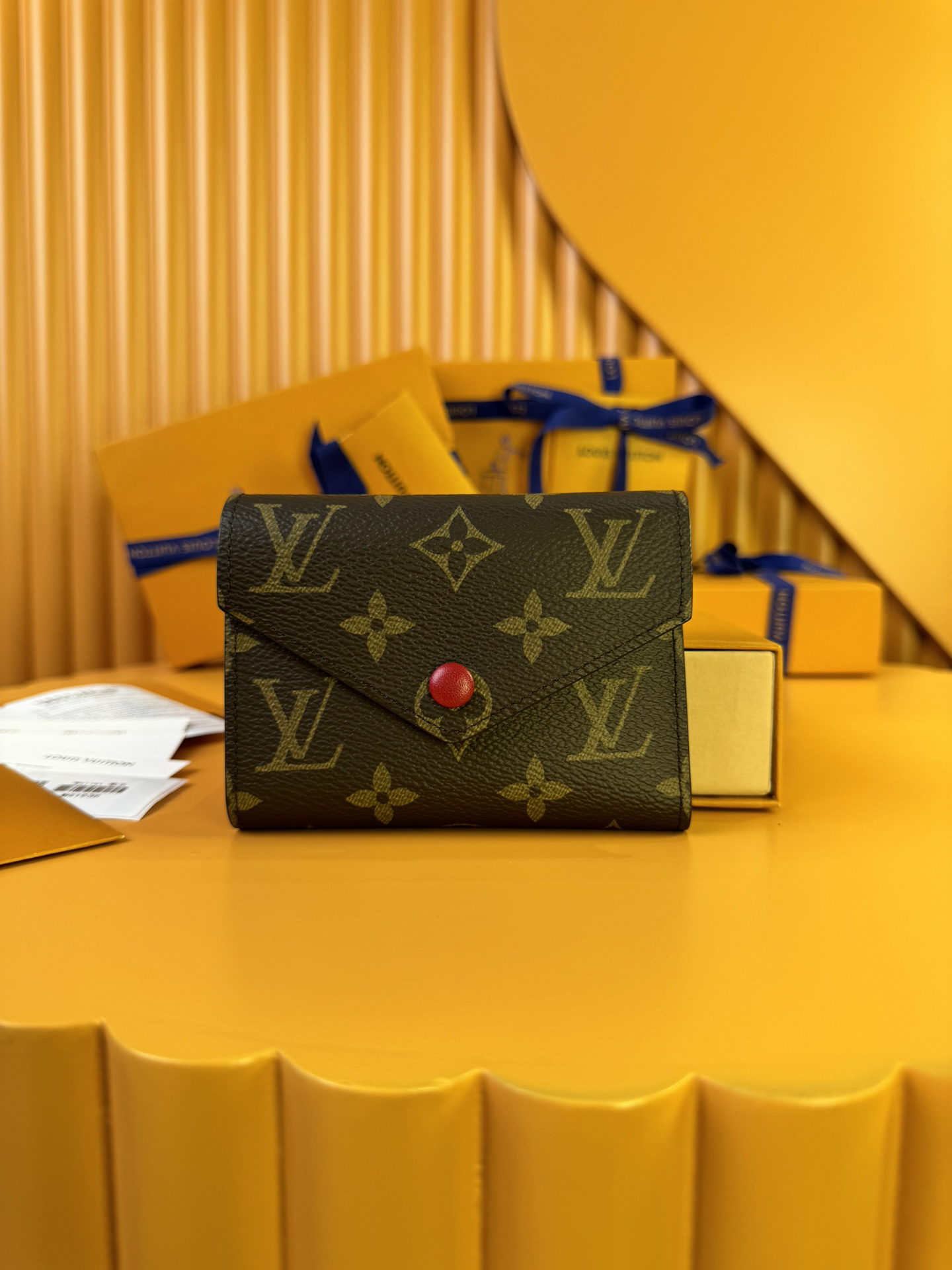 [TOP] Louis Vuitton LV Victorine Wallet Monogram 12x9.5x2.5cm - Brown - 711 Luxury