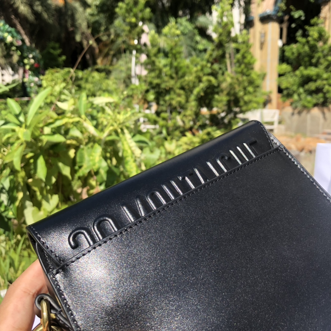 [TOP] Christian Dior Bobby Bag Calfskin 18x14x5cm - Black