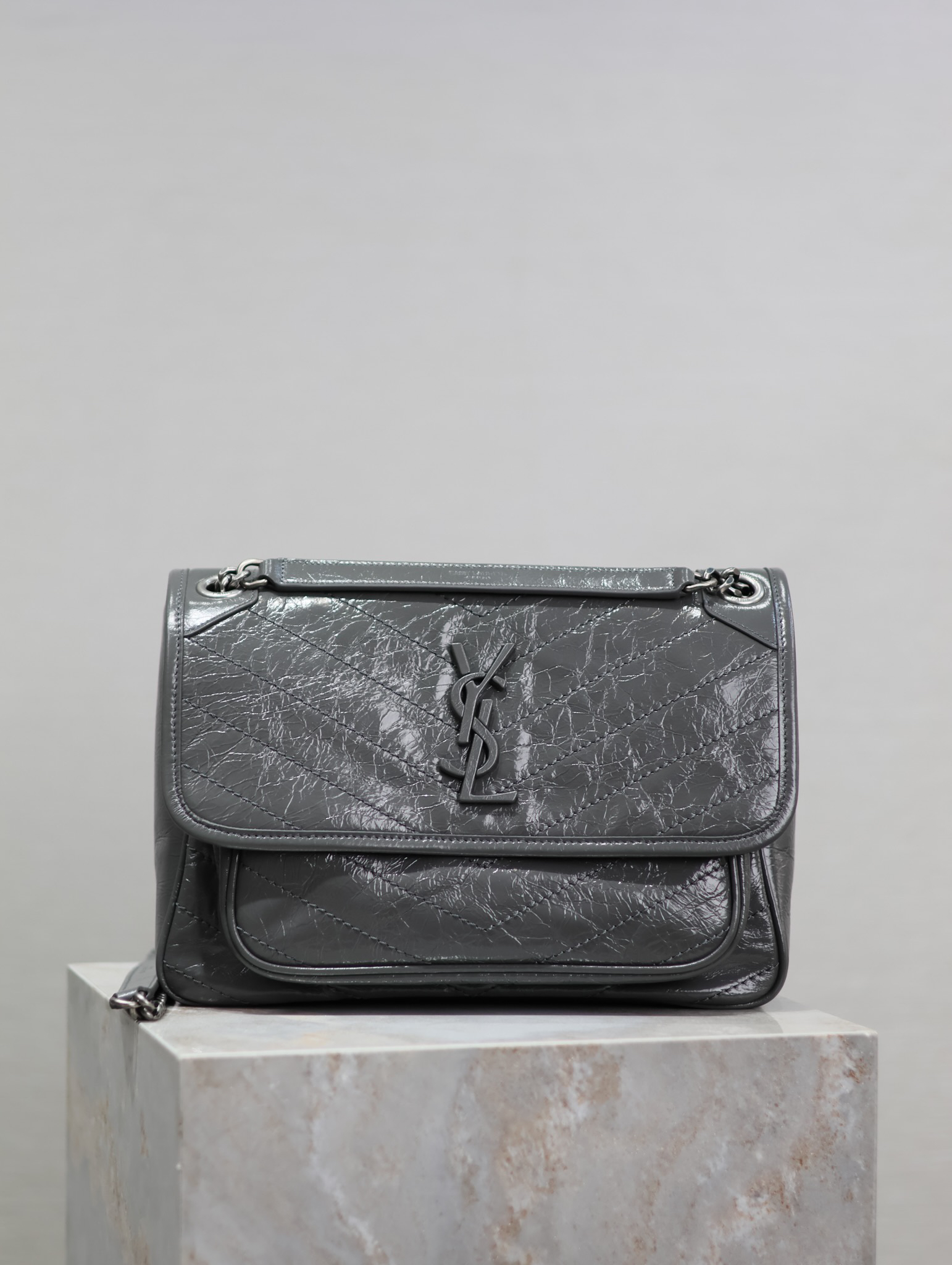 [TOP] Yves Saint Laurent YSL Niki Bag Wax Leather 28x20.5x8.5cm - Gray - 711 Luxury