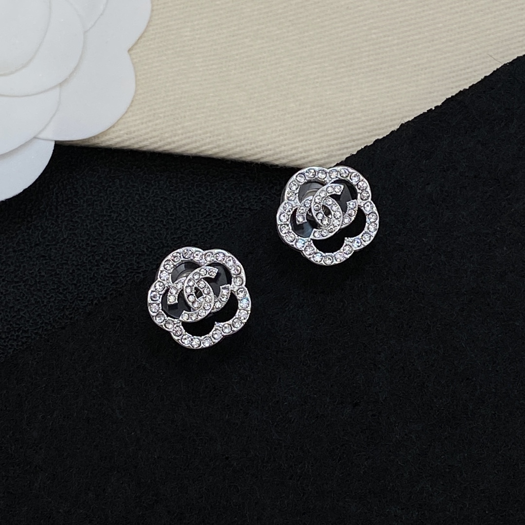 [TOP] CHANEL CC Earrings - Silver