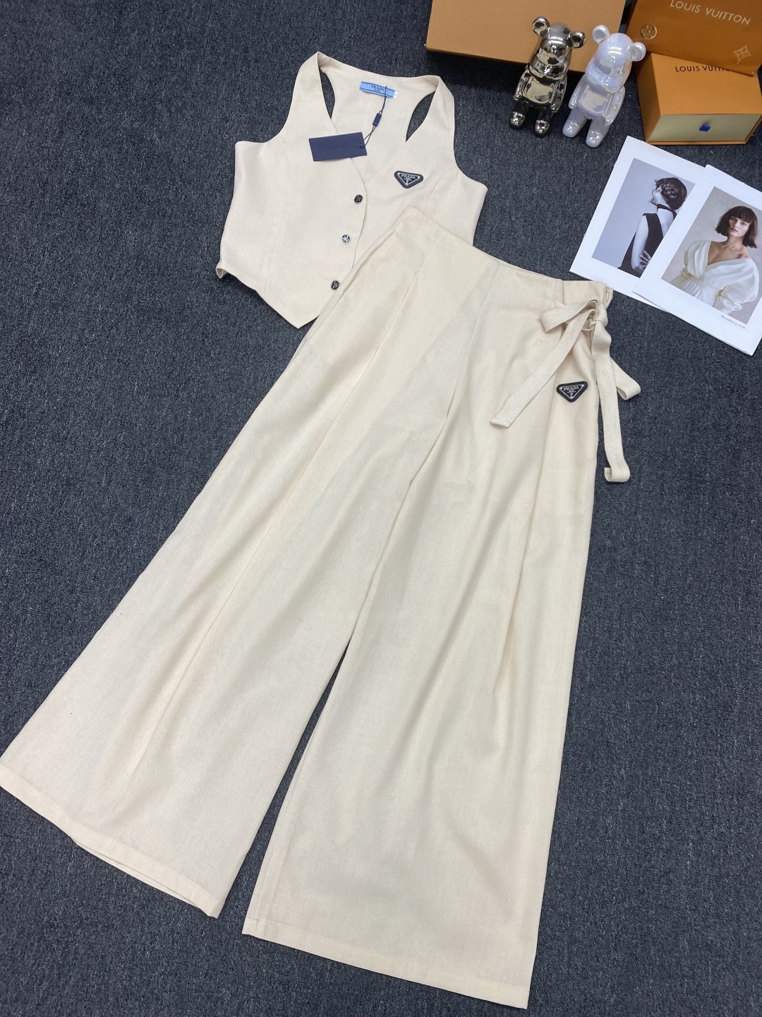 [TOP] PRADA  Suit - Beige