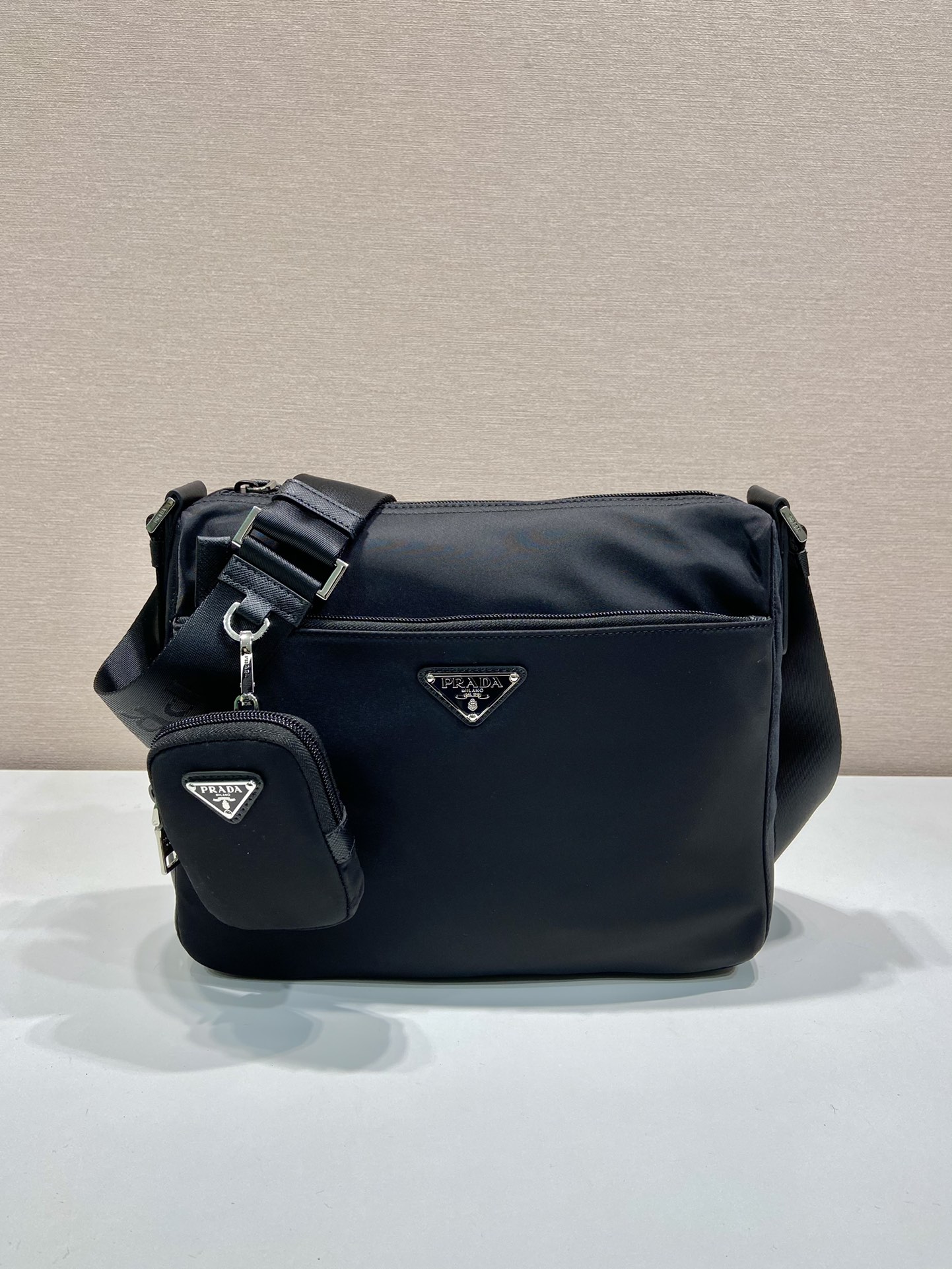 [TOP] PRADA Shoulder Bag 30x24x9cm - Black