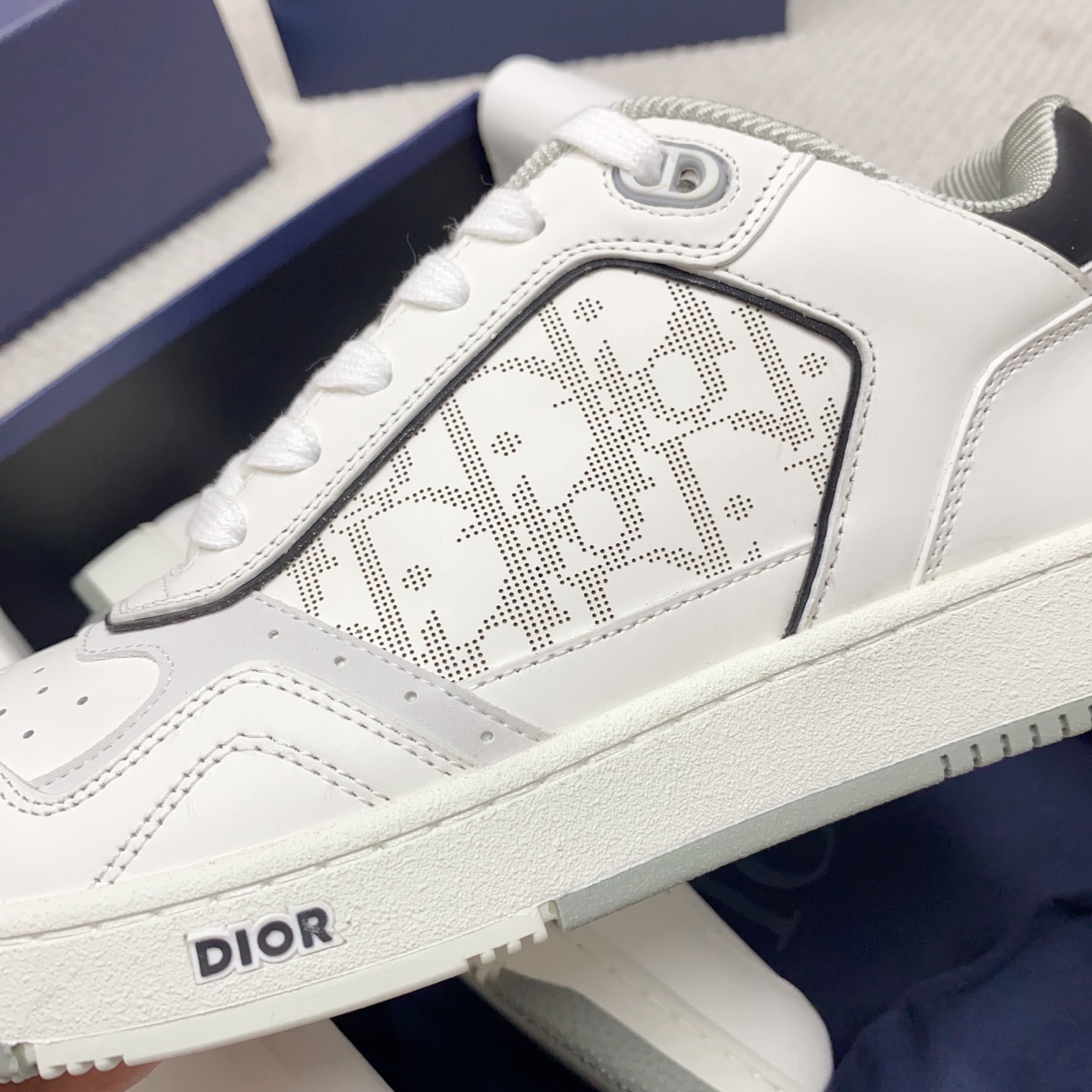[TOP] Christian Dior  Men's Sneakers - White