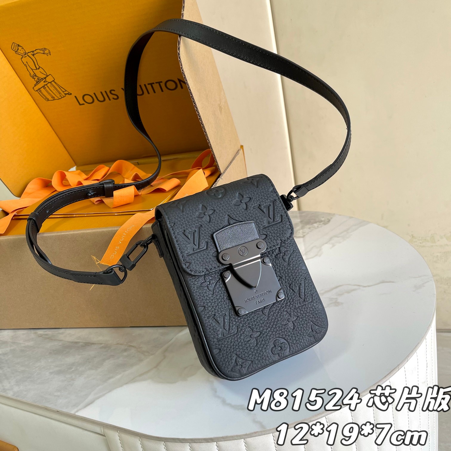 Louis Vuitton Wallet LOUIS VUITTON S-Lock Vertical Wearable Wallet Monogram Taurillon Leather M81524 View 2 | Nigo Office