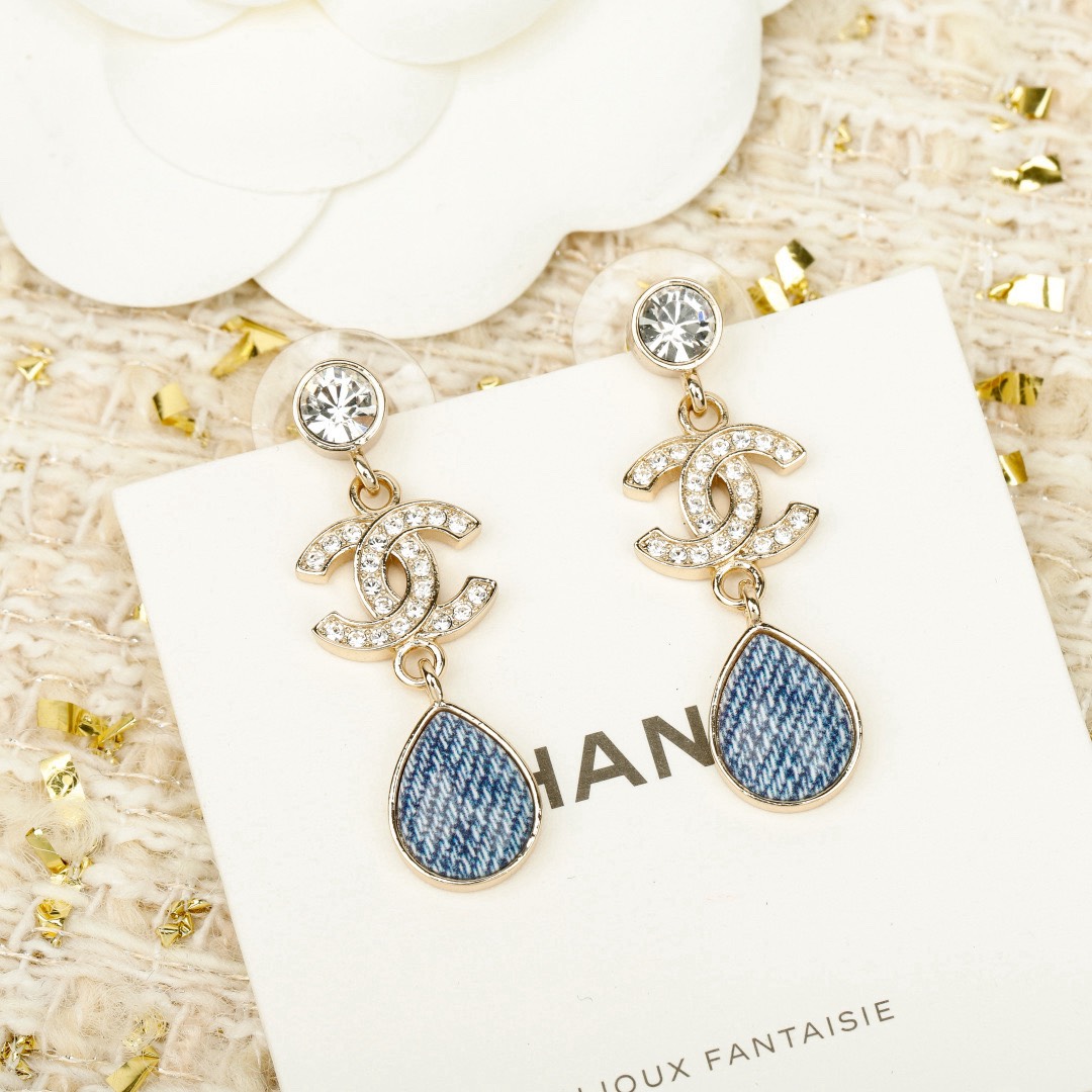 [TOP] CHANEL Earrings - Gold