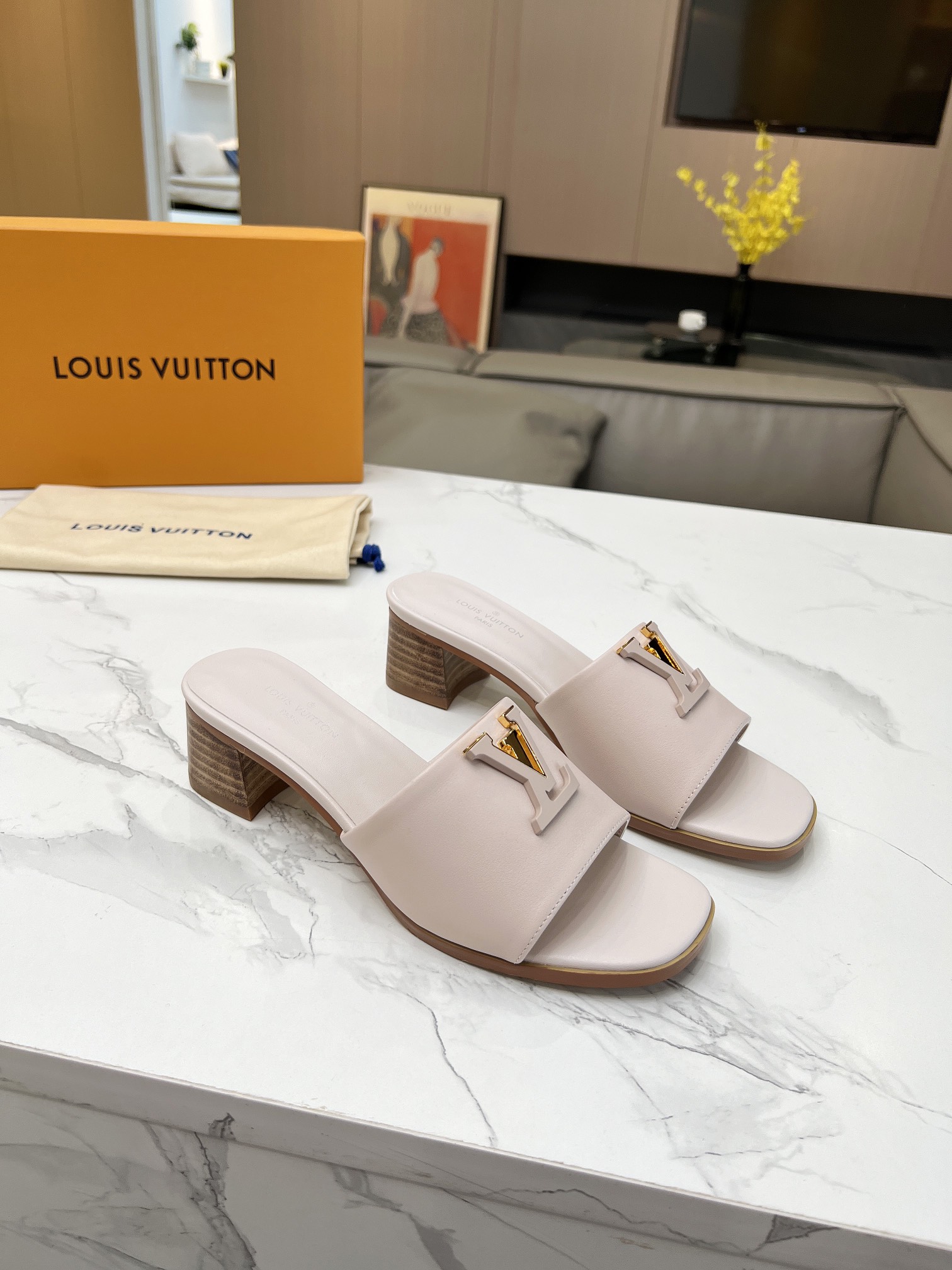 [TOP] Louis Vuitton LV Slippers - Pink - 711 Luxury