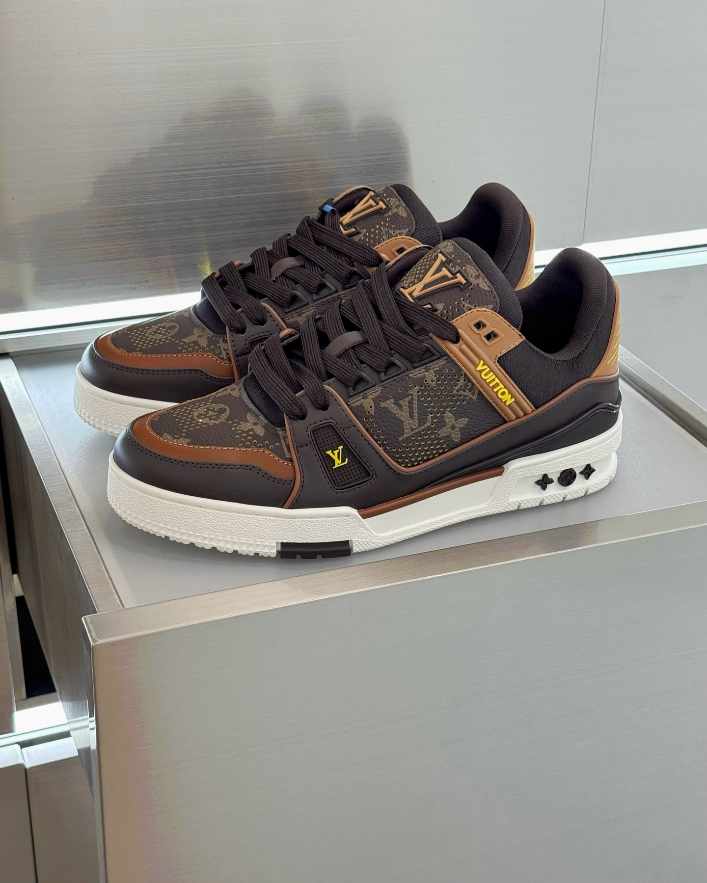 Louis Vuitton Shoes LOUIS VUITTON LV Trainer Sneaker #390675 View 2 | Nigo Office