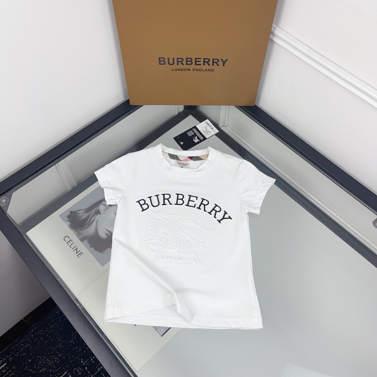 Burberry Unisex Kids White Embossed Equestrian Knight Letter Logo Crew Neck Cotton Short Sleeve T-Shirt Boys Girls Sizes 90-130