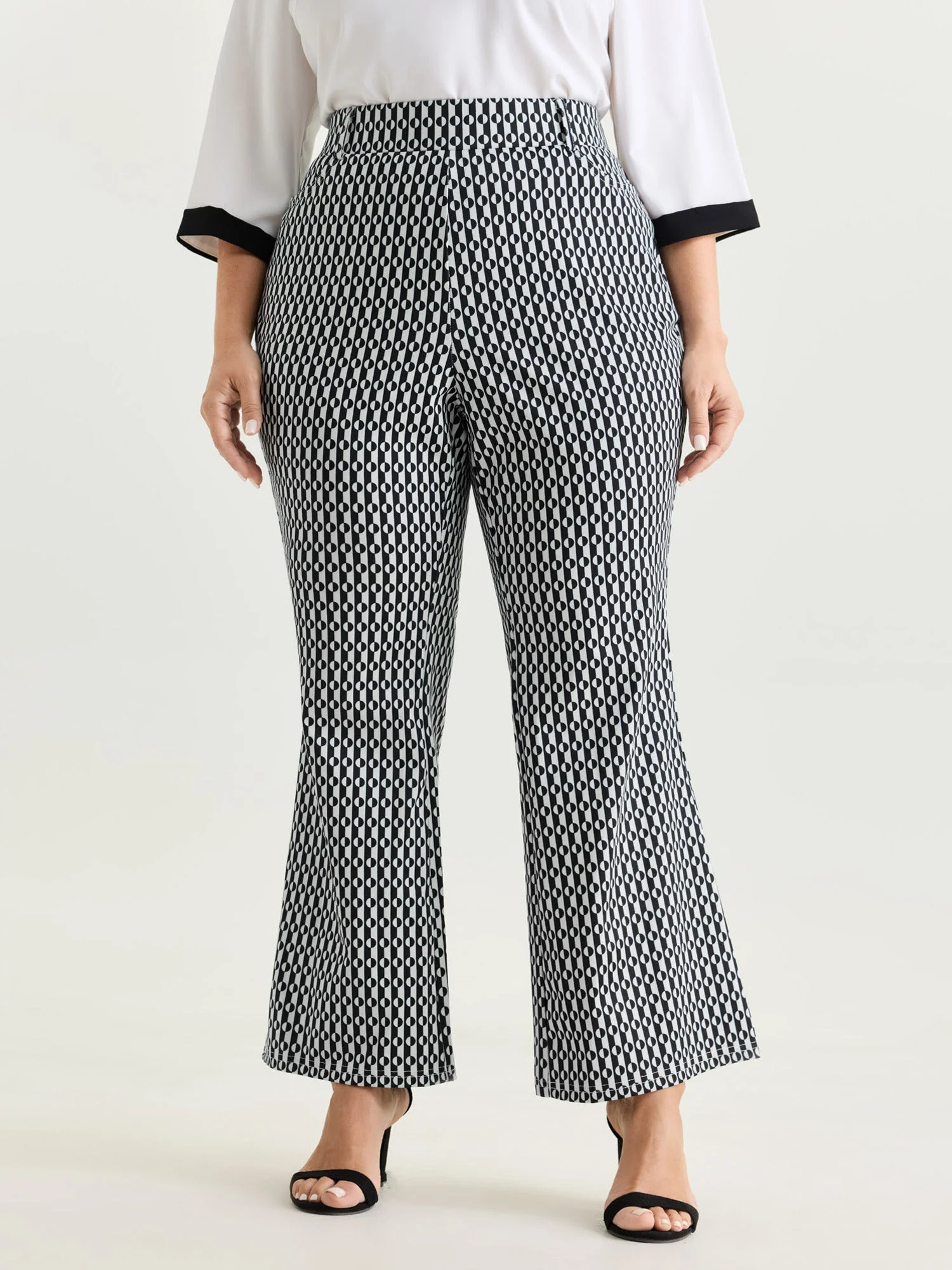 Stretchy Geometric Print Pull-On Pants