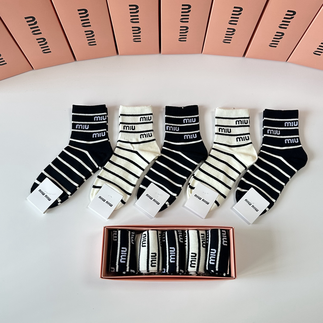 [TOP] Miu Miu Socks - 5 Pieces as a Set - 711 Luxury