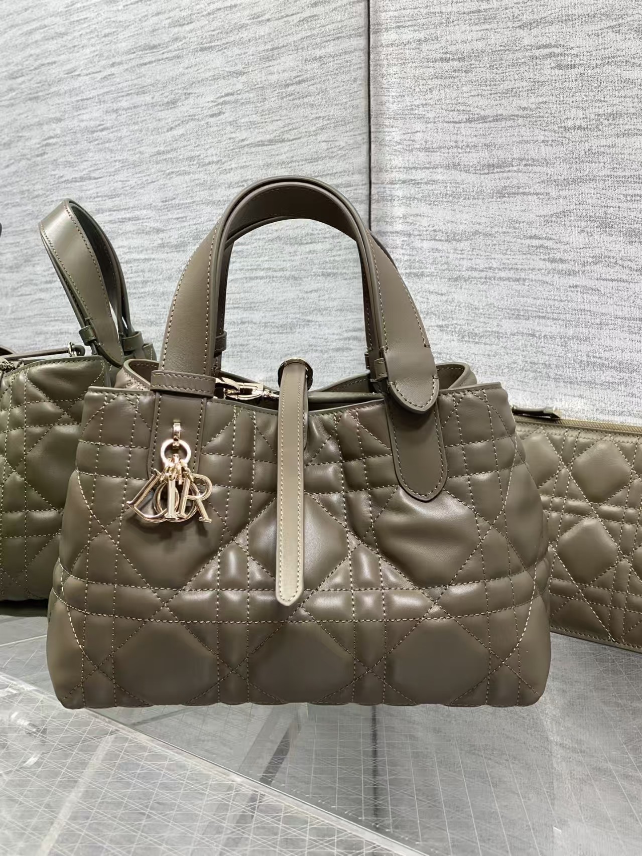 [TOP] Christian Dior Toujours Handbag Cow Leather 23-15-15cm/28.5-19-21cm - Nude Green - 711 Luxury