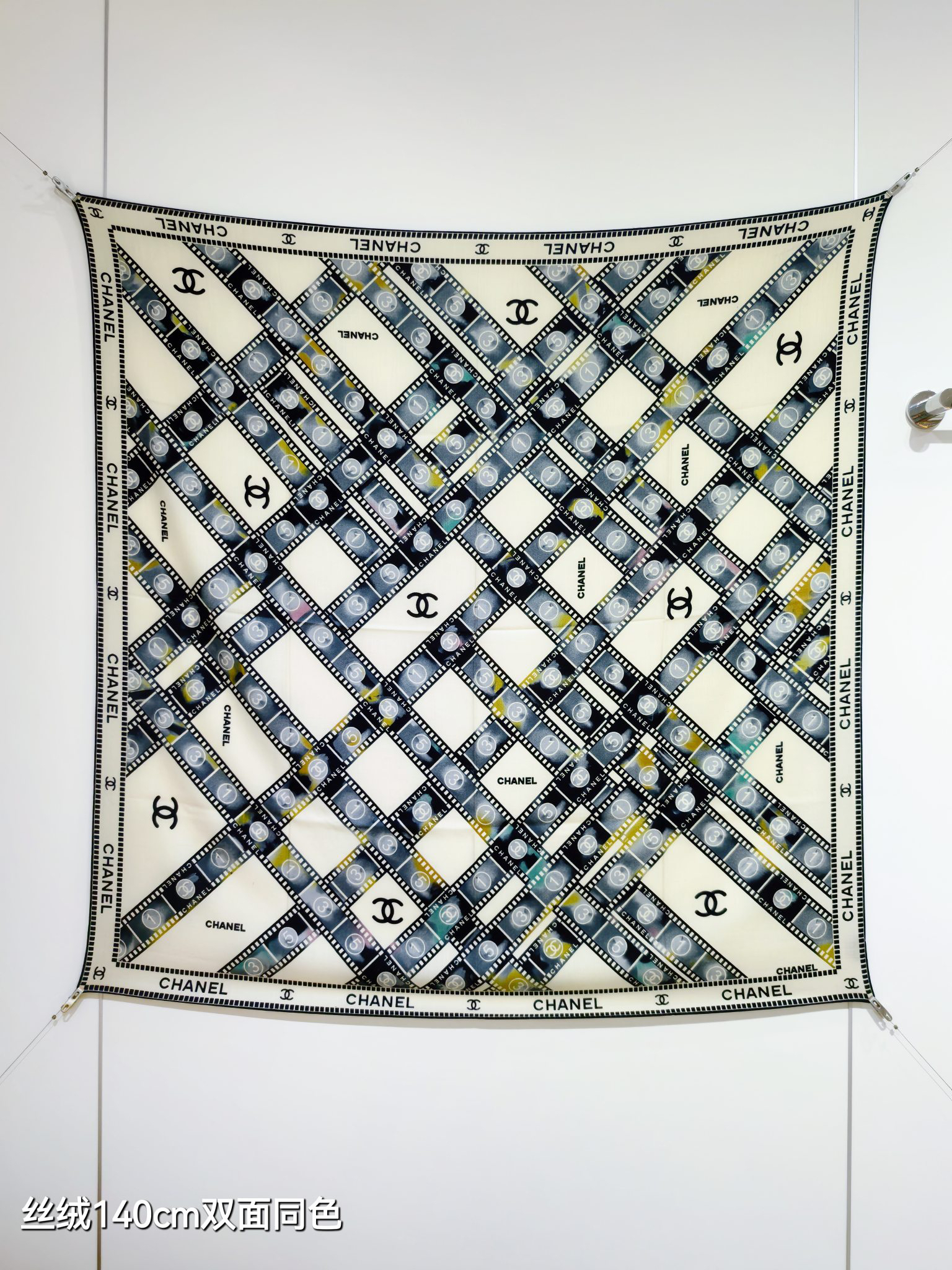 [TOP] CHANEL 70% Cashmere and 30% Silk Scarf 140x140cm - White