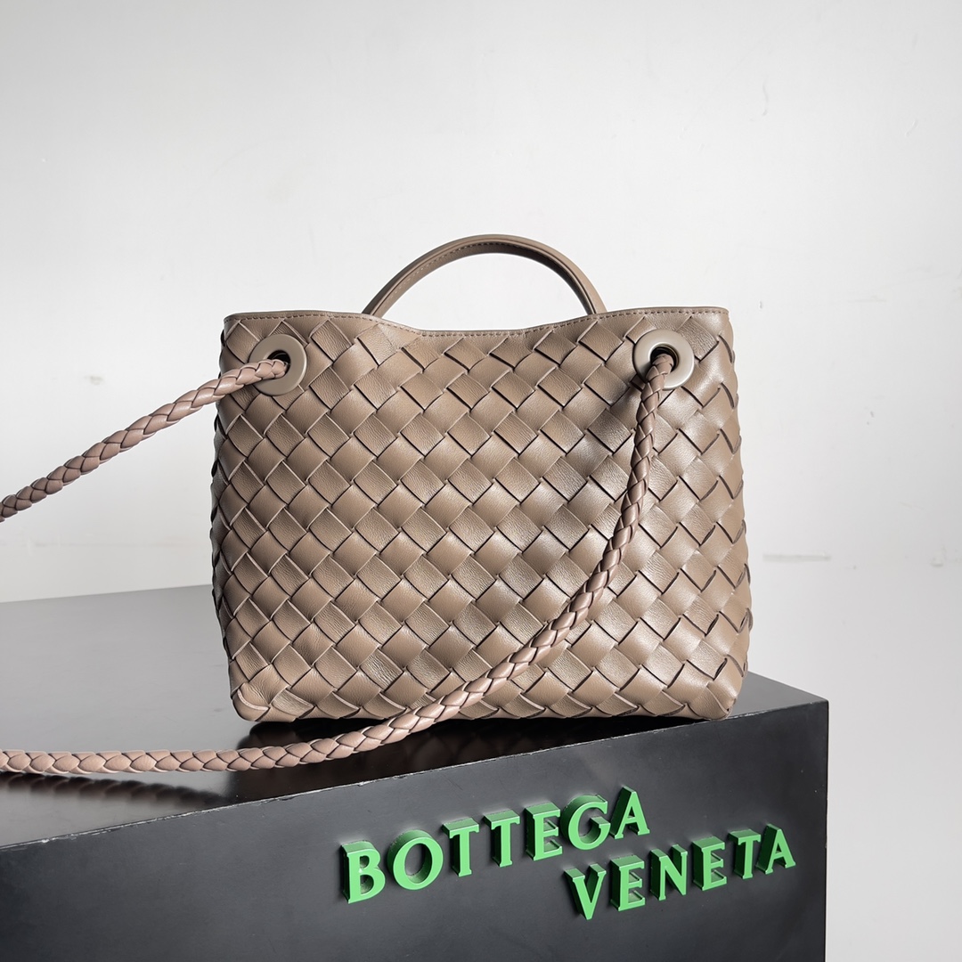 [TOP] Bottega Veneta BV Andiamo Bag Lambskin 25x22x10.5cm - Khaki - 711 Luxury