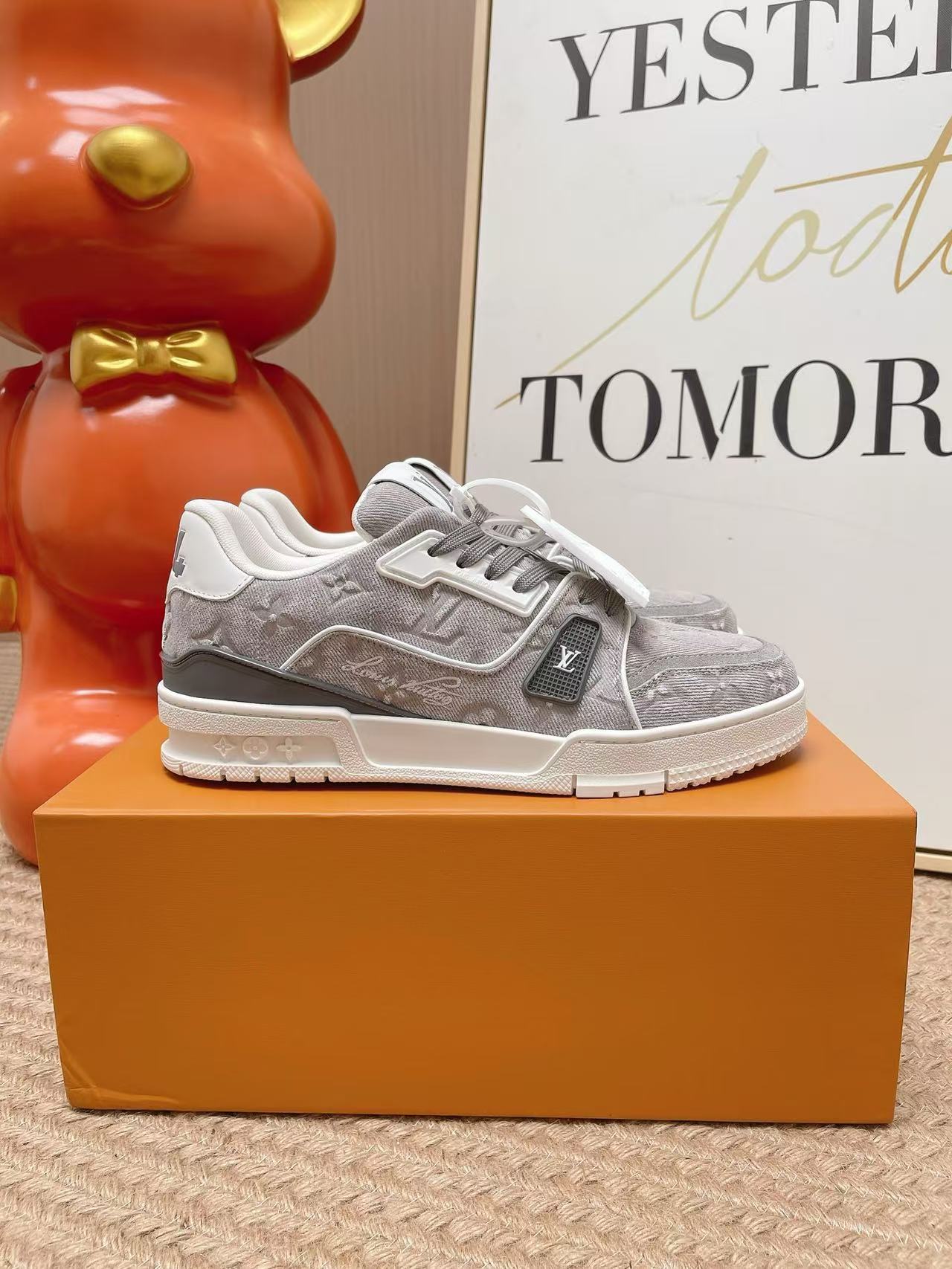 [TOP] Louis Vuitton LV Men's Casual Shoes - Grey - 711 Luxury