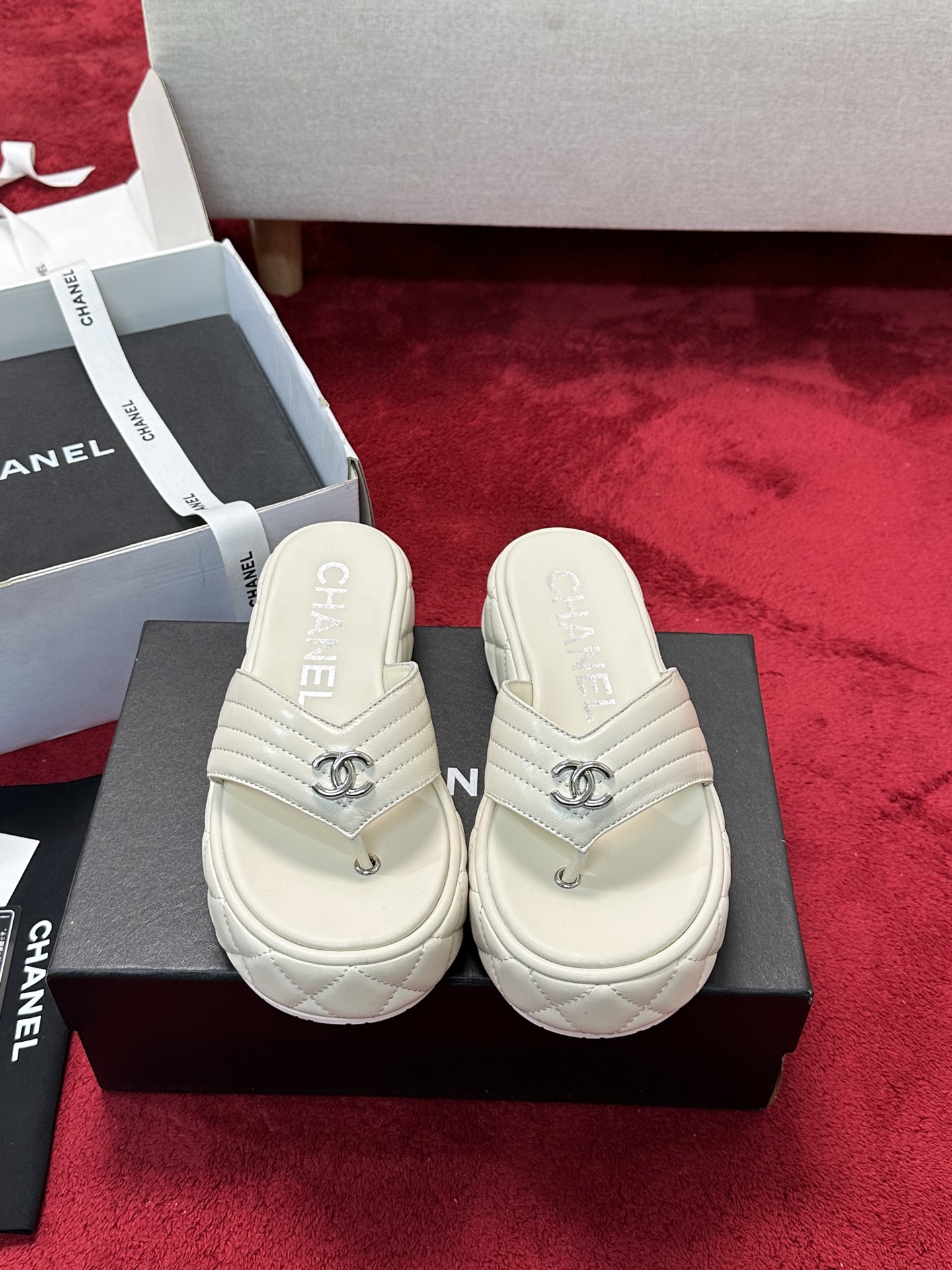 [TOP] CHANEL Sandals - White
