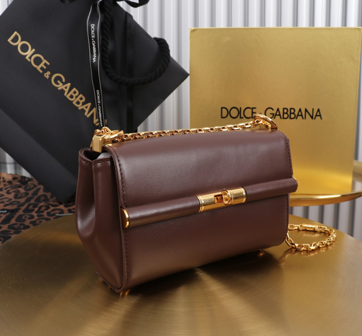 [TOP] Dolce & Gabbana D&G Shoulder Bag 18x10.6x7cm - Chocolate