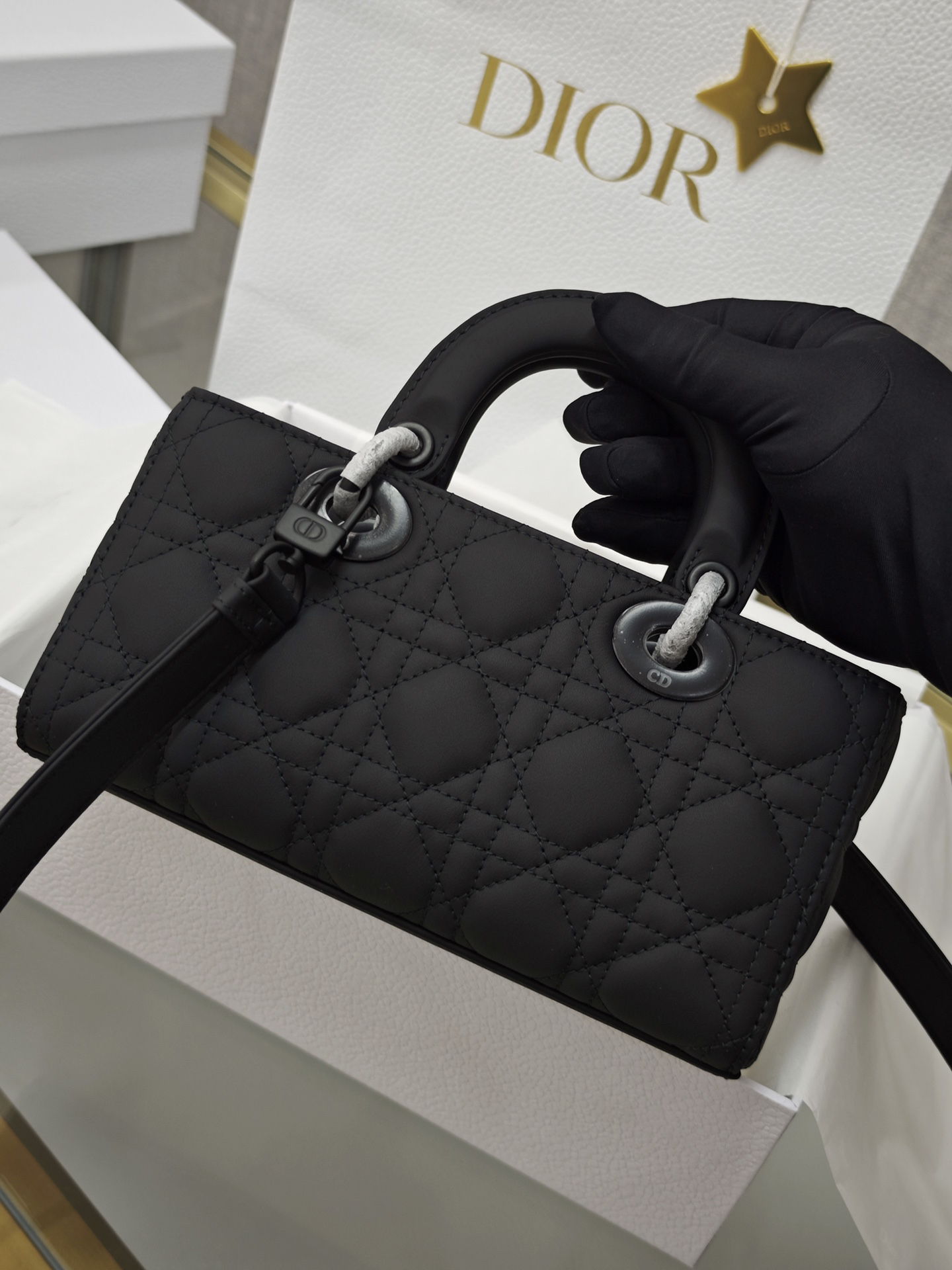[TOP] Christian Dior Lady D-Joy Bag 22x12x6cm - Black - 711 Luxury