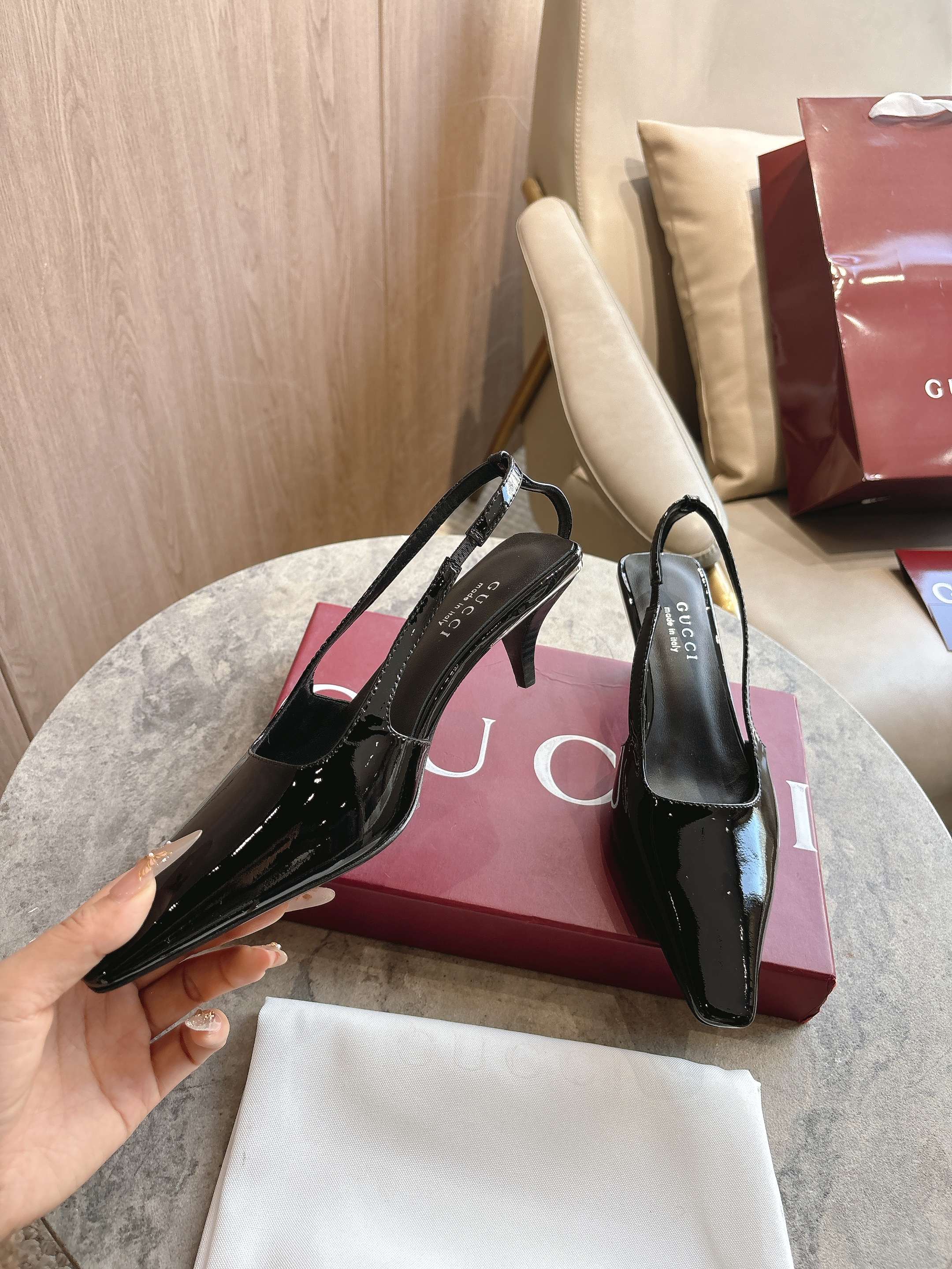 [TOP] GUCCI Shoes - Black - 711 Luxury