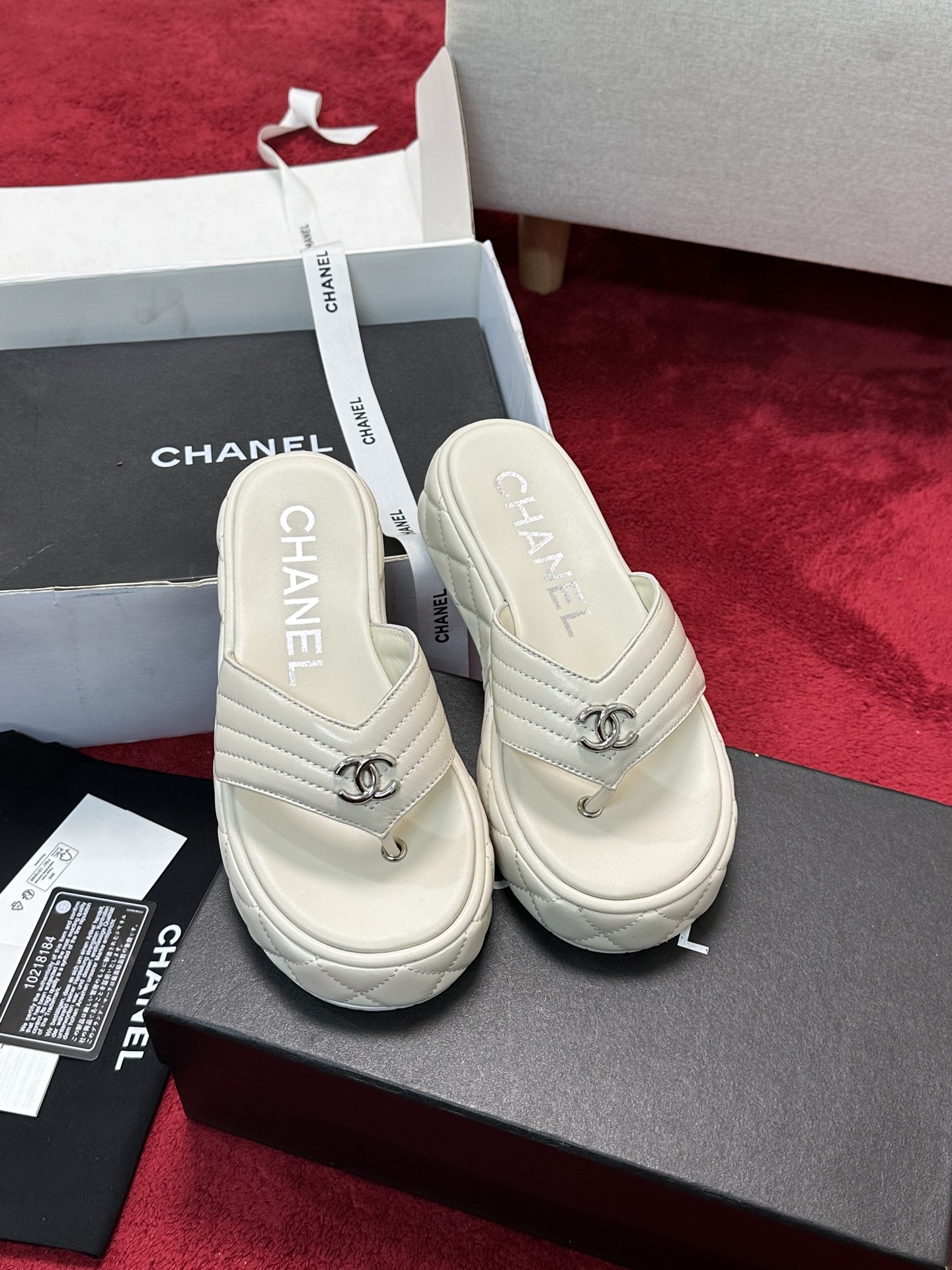 [TOP] CHANEL Sandals - White